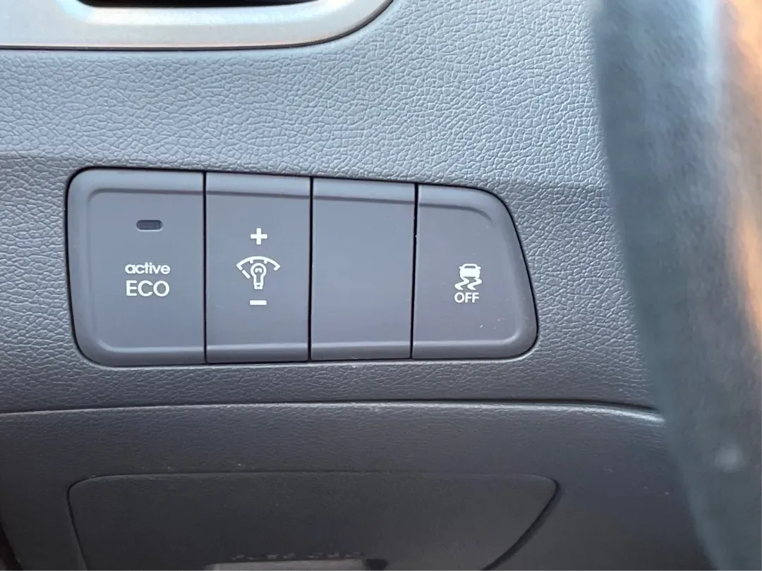 2013 Hyundai Elantra Limited (5NPDH4AE8DH) with an 1.8L I-4 DOHC engine, located at 1099 N County Rd 25A , Troy, OH, 45373, (937) 908-9800, 40.057079, -84.212883 - Elevate your daily commute and family adventures with the versatile and stylish 2013 Hyundai Elantra Limited, available now at Advantage Car and Credit - Troy. This exceptional sedan is designed for those who appreciate a blend of comfort, efficiency, and advanced technology, making it an ideal choi - Photo#17