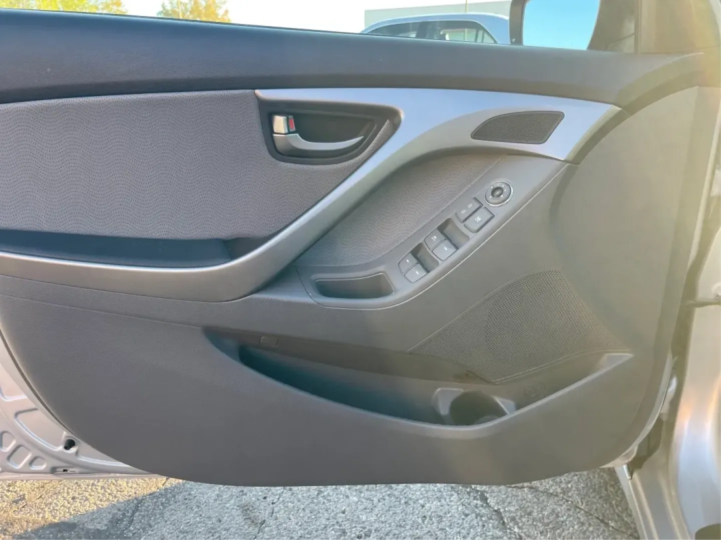 2013 Hyundai Elantra Limited (5NPDH4AE8DH) with an 1.8L I-4 DOHC engine, located at 1099 N County Rd 25A , Troy, OH, 45373, (937) 908-9800, 40.057079, -84.212883 - Elevate your daily commute and family adventures with the versatile and stylish 2013 Hyundai Elantra Limited, available now at Advantage Car and Credit - Troy. This exceptional sedan is designed for those who appreciate a blend of comfort, efficiency, and advanced technology, making it an ideal choi - Photo#19