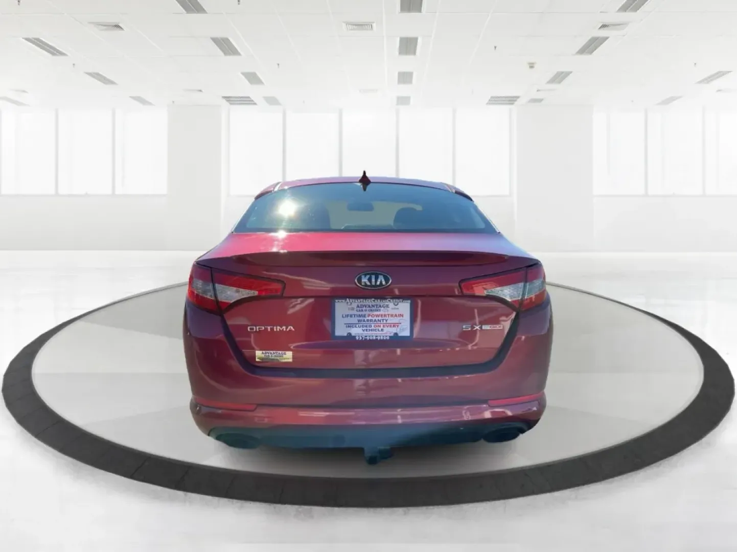 2013 Kia Optima SX (5XXGR4A68DG) with an 2L I-4 gasoline direct injection engine, located at 880 E. National Road, Vandalia, OH, 45377, (937) 908-9800, 39.891918, -84.183594 - **Experience Unmatched Comfort and Style with the 2013 Kia Optima SX**<br /> <br /> Are you in the market for a reliable vehicle that perfectly blends style, comfort, and functionality? Look no further than the stunning 2013 Kia Optima SX, available now at Advantage Car and Credit in Vandalia, OH. T - Photo#3