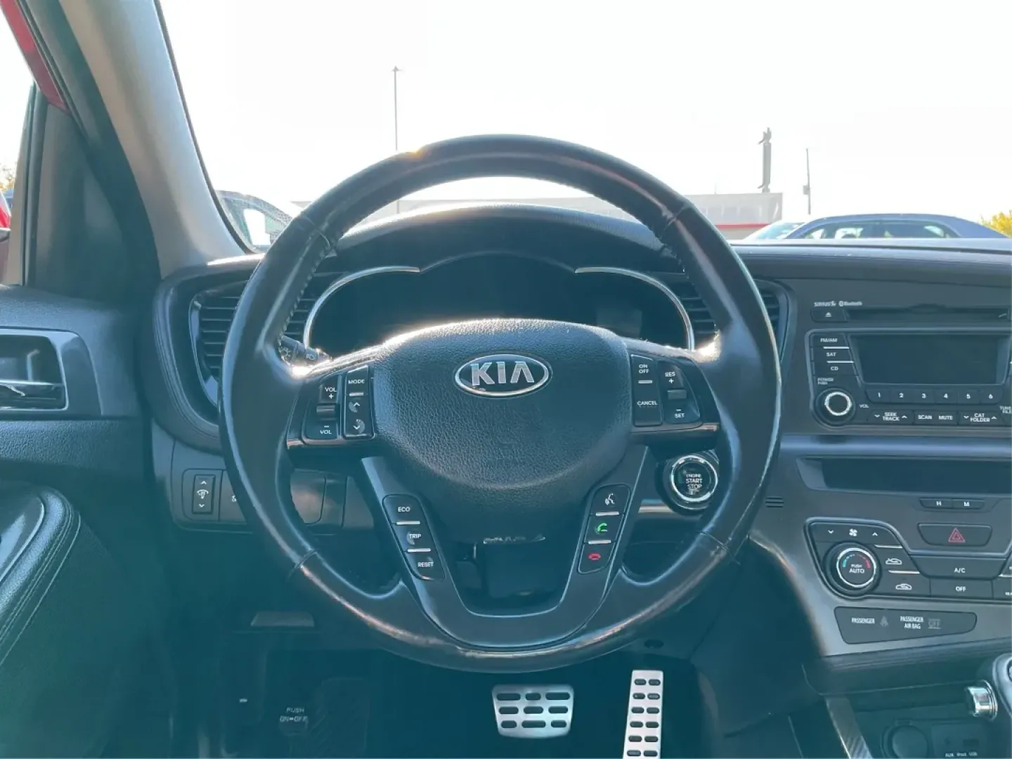 2013 Kia Optima SX (5XXGR4A68DG) with an 2L I-4 gasoline direct injection engine, located at 880 E. National Road, Vandalia, OH, 45377, (937) 908-9800, 39.891918, -84.183594 - **Experience Unmatched Comfort and Style with the 2013 Kia Optima SX**<br /> <br /> Are you in the market for a reliable vehicle that perfectly blends style, comfort, and functionality? Look no further than the stunning 2013 Kia Optima SX, available now at Advantage Car and Credit in Vandalia, OH. T - Photo#16