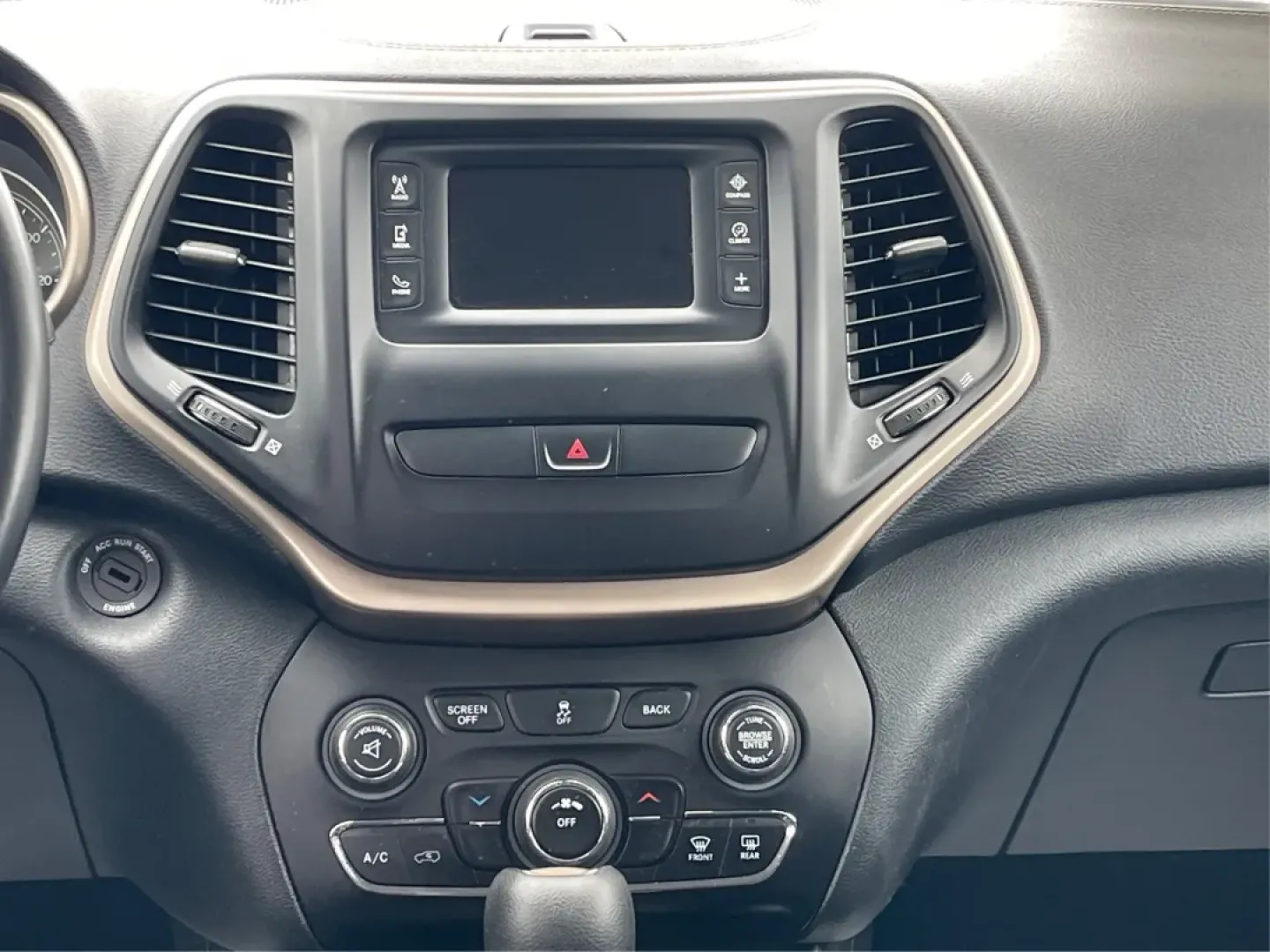 2015 Jeep Cherokee Latitude (1C4PJMCB7FW) with an Other engine, located at 4508 South Dixie Dr, Moraine, OH, 45439, (937) 908-9800, 39.689976, -84.218452 - **Adventure Awaits with the 2015 Jeep Cherokee Latitude - Perfect for Your Next Journey!**<br /> <br /> If you're searching for a versatile, reliable vehicle that seamlessly fits into your busy lifestyle, look no further than this stunning 2015 Jeep Cherokee Latitude, now available at Advantage Car - Photo#13