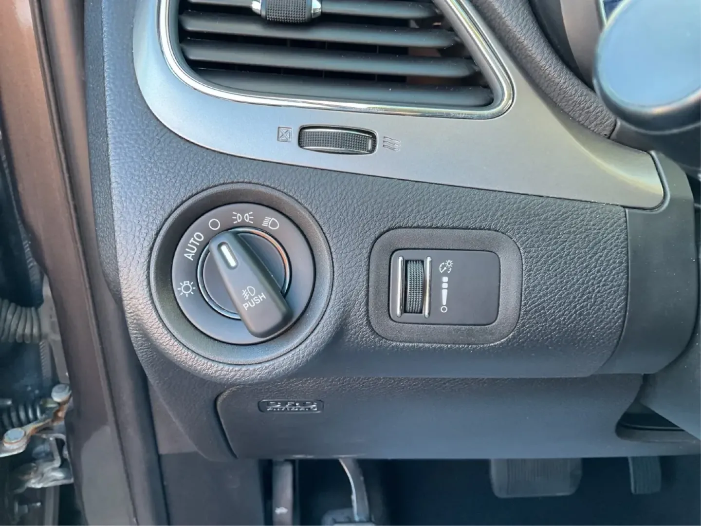 2018 Dodge Journey Crossroad AWD (3C4PDDGG8JT) with an Pentastar 3.6L V-6 DOHC engine, located at 1099 N County Rd 25A , Troy, OH, 45373, (937) 908-9800, 40.057079, -84.212883 - **Discover Your Next Adventure with the 2018 Dodge Journey Crossroad AWD at Advantage Car and Credit!**<br /> <br /> Are you ready to elevate your family's weekend getaways or conquer your daily commute with style and confidence? The 2018 Dodge Journey Crossroad AWD is the perfect vehicle for those - Photo#17