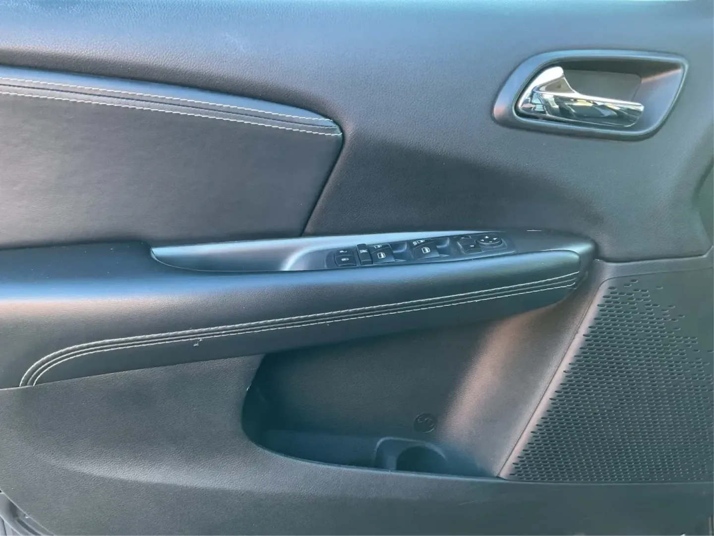 2018 Dodge Journey Crossroad AWD (3C4PDDGG8JT) with an Pentastar 3.6L V-6 DOHC engine, located at 1099 N County Rd 25A , Troy, OH, 45373, (937) 908-9800, 40.057079, -84.212883 - **Discover Your Next Adventure with the 2018 Dodge Journey Crossroad AWD at Advantage Car and Credit!**<br /> <br /> Are you ready to elevate your family's weekend getaways or conquer your daily commute with style and confidence? The 2018 Dodge Journey Crossroad AWD is the perfect vehicle for those - Photo#19