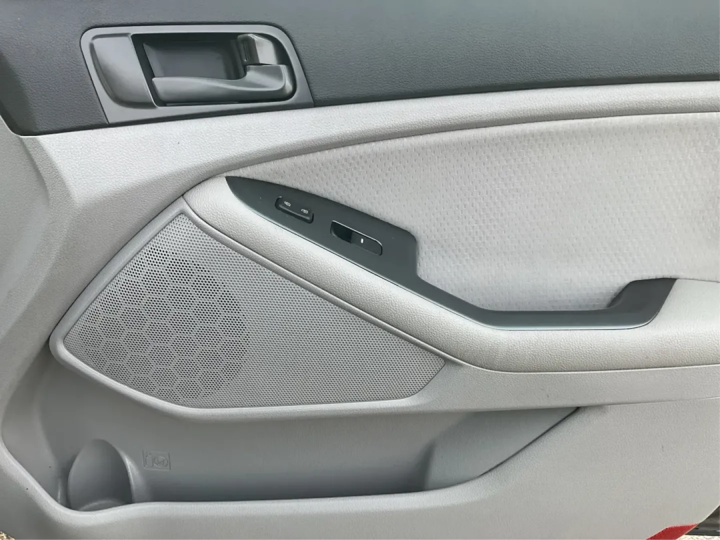 2015 Kia Optima LX (5XXGM4A77FG) with an Theta II 2.4L I-4 gasoline direct injection engine, located at 8750 N County Rd 25A, Piqua, OH, 45356, (937) 908-9800, 40.164391, -84.232513 - Are you seeking a reliable and stylish vehicle that's perfect for your daily commute or weekend getaways? Look no further than this outstanding 2015 Kia Optima LX, available now at Advantage Car and Credit in Piqua, OH! This sleek sedan combines functionality and comfort, making it an ideal choice f - Photo#18