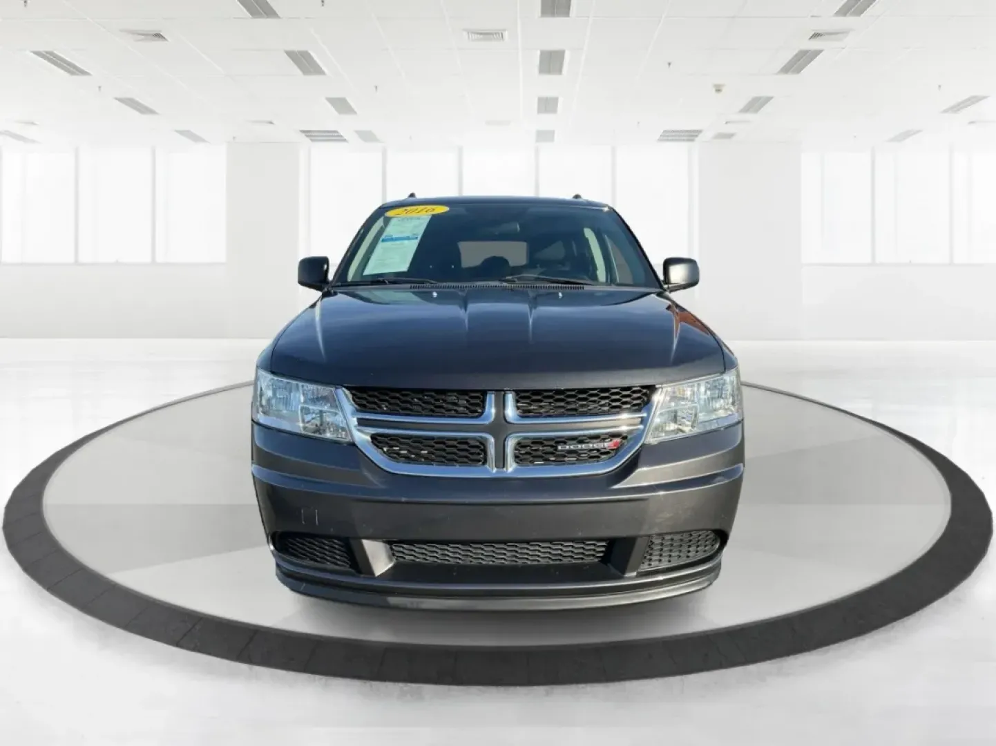 2016 Dodge Journey SE (3C4PDCAB8GT) with an Tigershark MultiAir 2.4L I-4 DOHC engine, located at 4508 South Dixie Dr, Moraine, OH, 45439, (937) 908-9800, 39.689976, -84.218452 - **Experience Life in Motion with the 2016 Dodge Journey SE SUV at Advantage Car and Credit - Moraine!**<br /> <br /> Are you ready to elevate your lifestyle? The 2016 Dodge Journey SE is the perfect blend of style, comfort, and versatility, making it the ideal SUV for growing families, weekend adven - Photo#5