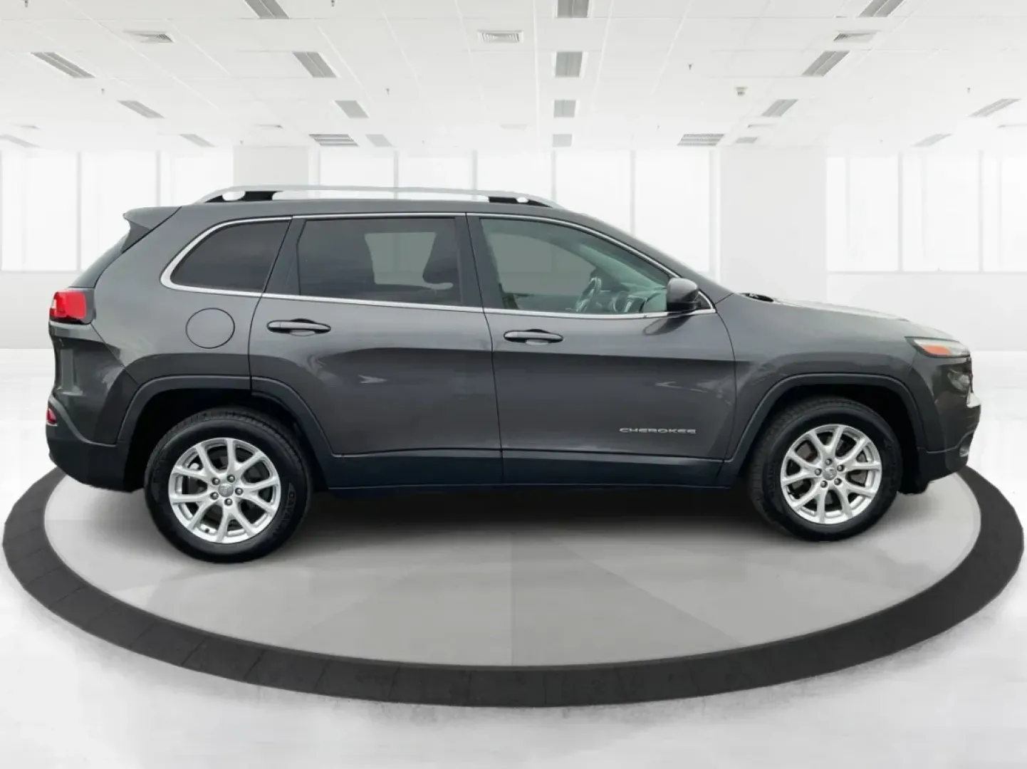 2014 Jeep Cherokee Latitude (1C4PJLCB1EW) with an Other engine, located at 1951 S Dayton Lakeview Rd., New Carlisle, OH, 45344, (937) 908-9800, 39.890999, -84.050255 - **Explore Adventure with the 2014 Jeep Cherokee Latitude at Advantage Car and Credit!**<br /> <br /> Are you ready to elevate your weekend adventures or enhance your daily commute? Look no further than this stunning 2014 Jeep Cherokee Latitude, available now at Advantage Car and Credit in New Carlis - Photo#1