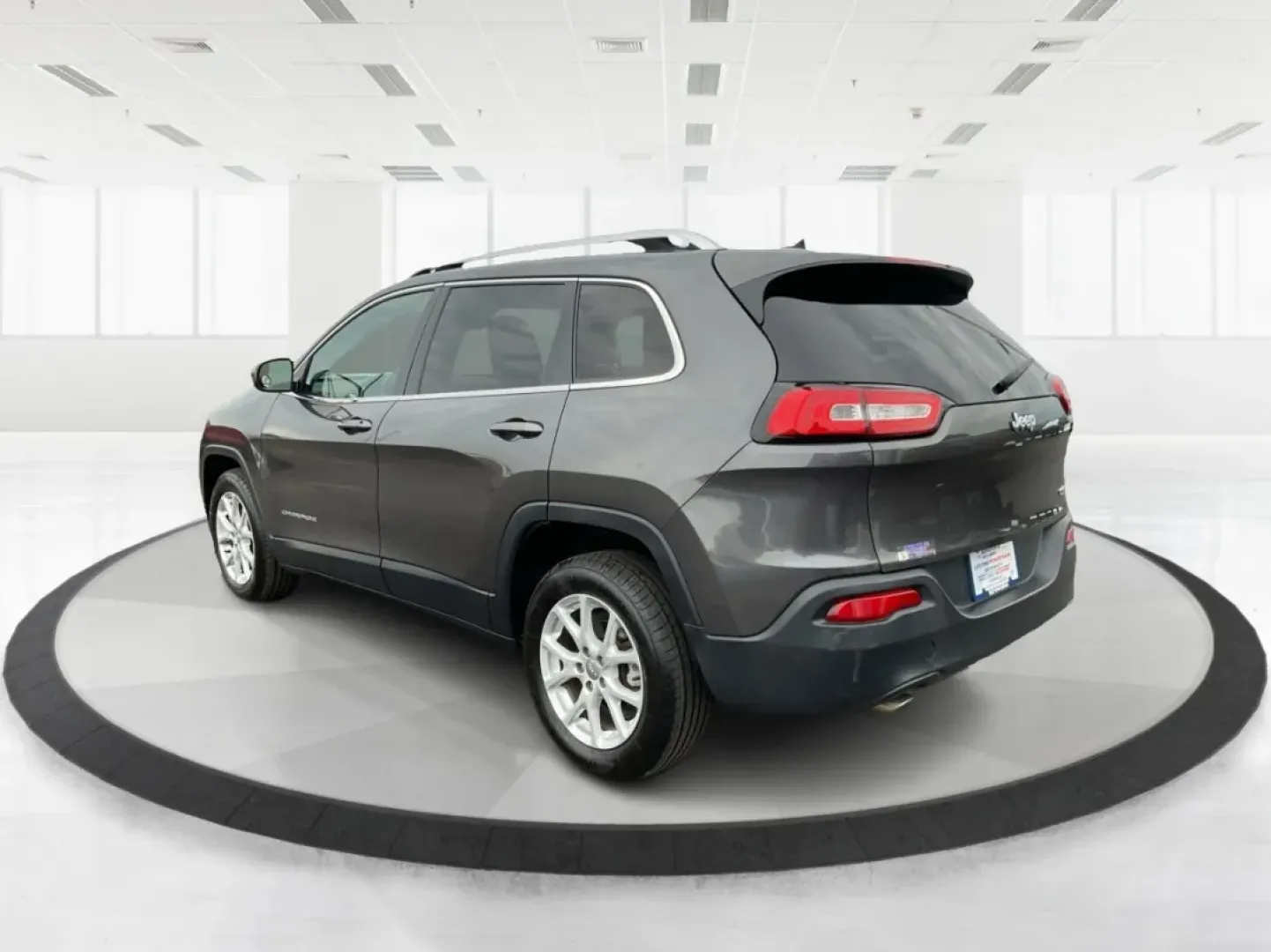 2014 Jeep Cherokee Latitude (1C4PJLCB1EW) with an Other engine, located at 1951 S Dayton Lakeview Rd., New Carlisle, OH, 45344, (937) 908-9800, 39.890999, -84.050255 - **Explore Adventure with the 2014 Jeep Cherokee Latitude at Advantage Car and Credit!**<br /> <br /> Are you ready to elevate your weekend adventures or enhance your daily commute? Look no further than this stunning 2014 Jeep Cherokee Latitude, available now at Advantage Car and Credit in New Carlis - Photo#4