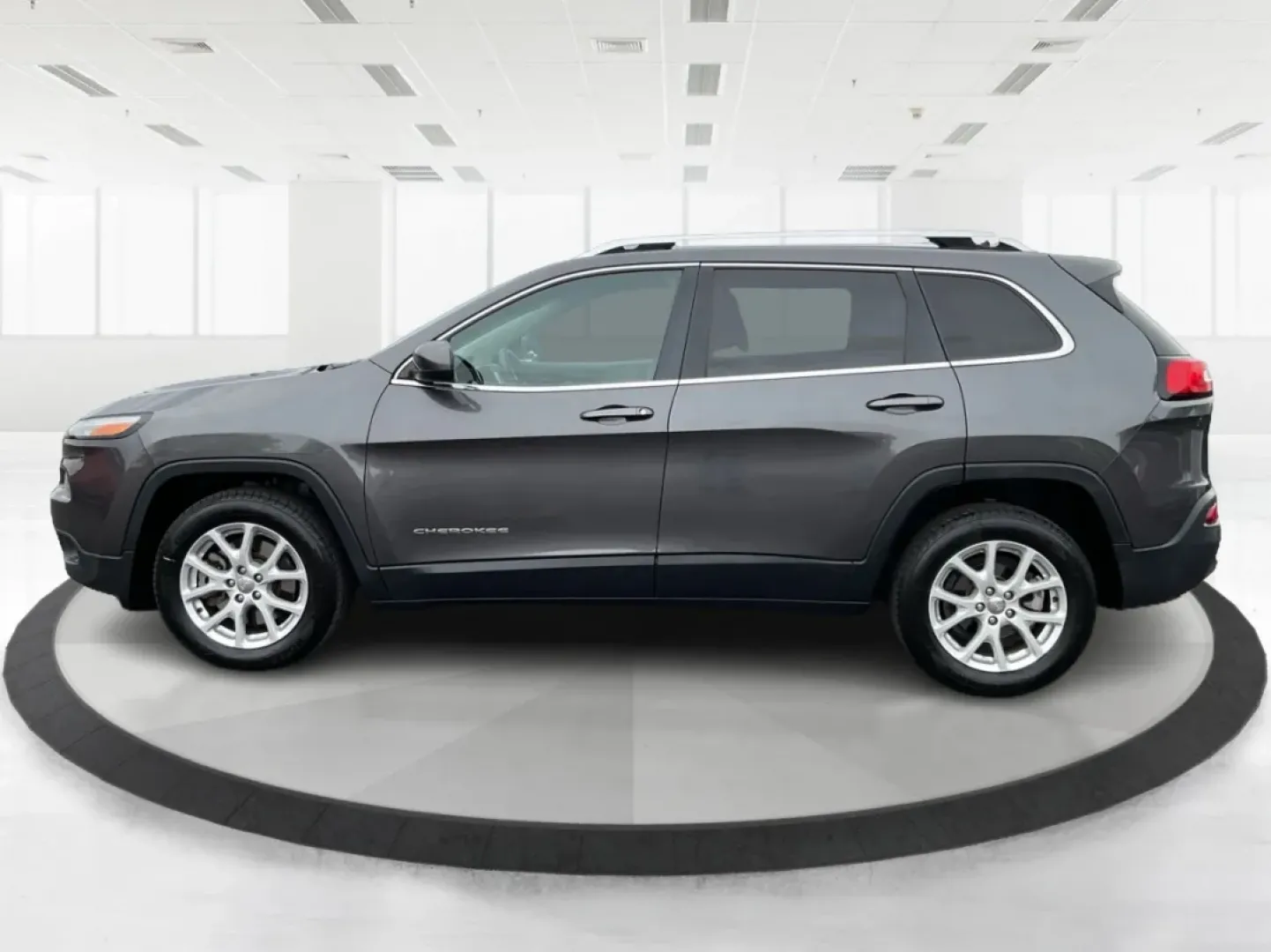 2014 Jeep Cherokee Latitude (1C4PJLCB1EW) with an Other engine, located at 1951 S Dayton Lakeview Rd., New Carlisle, OH, 45344, (937) 908-9800, 39.890999, -84.050255 - **Explore Adventure with the 2014 Jeep Cherokee Latitude at Advantage Car and Credit!**<br /> <br /> Are you ready to elevate your weekend adventures or enhance your daily commute? Look no further than this stunning 2014 Jeep Cherokee Latitude, available now at Advantage Car and Credit in New Carlis - Photo#5