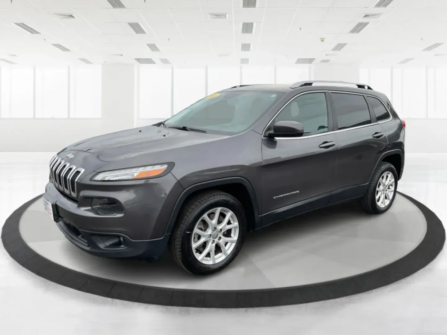 2014 Jeep Cherokee Latitude (1C4PJLCB1EW) with an Other engine, located at 1951 S Dayton Lakeview Rd., New Carlisle, OH, 45344, (937) 908-9800, 39.890999, -84.050255 - **Explore Adventure with the 2014 Jeep Cherokee Latitude at Advantage Car and Credit!**<br /> <br /> Are you ready to elevate your weekend adventures or enhance your daily commute? Look no further than this stunning 2014 Jeep Cherokee Latitude, available now at Advantage Car and Credit in New Carlis - Photo#8