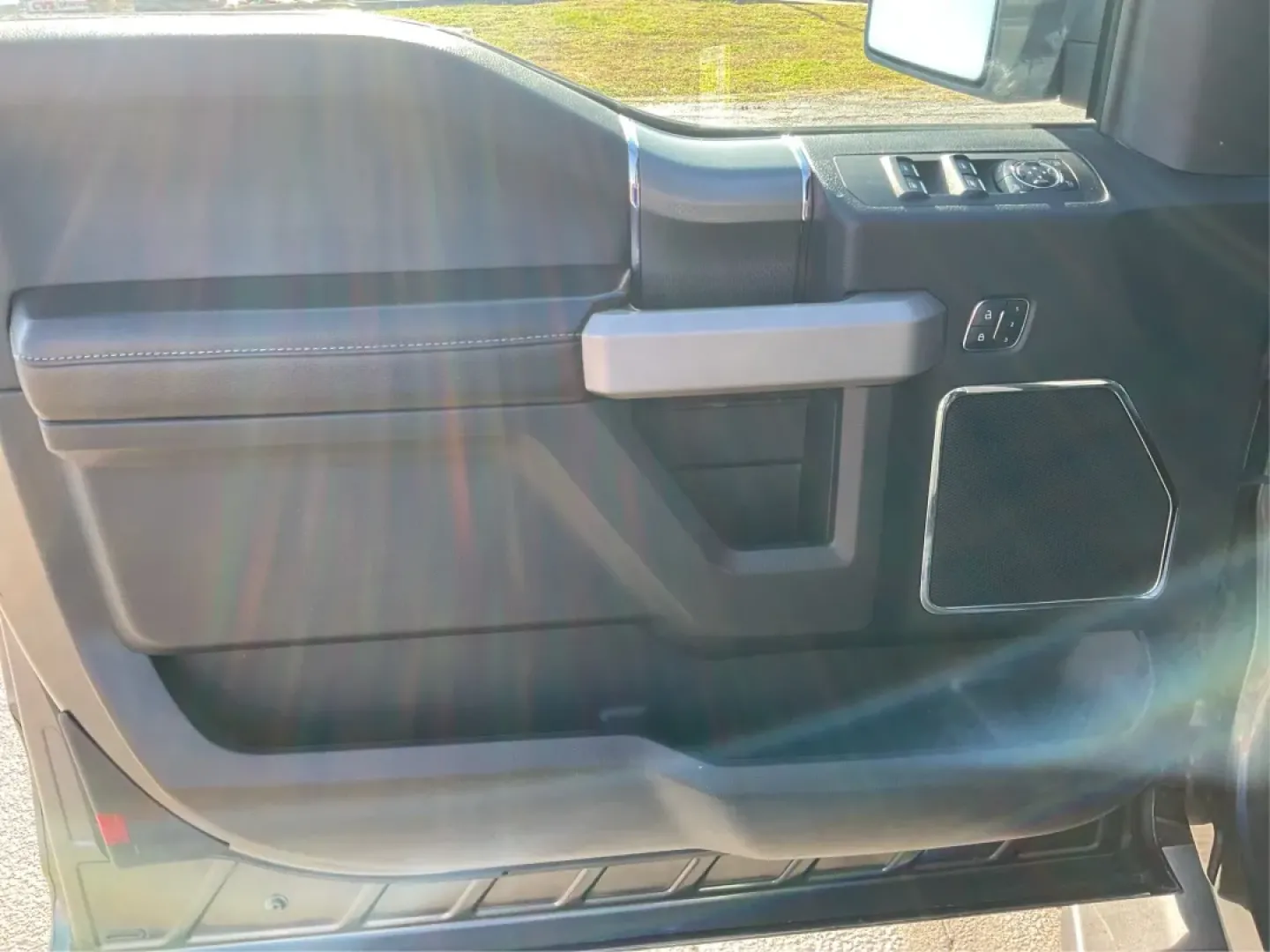 2015 Ford F-150 LARIAT (1FTEX1EPXFF) with an Other engine, located at 4508 South Dixie Dr, Moraine, OH, 45439, (937) 908-9800, 39.689976, -84.218452 - **Discover Adventure with the 2015 Ford F-150 LARIAT at Advantage Car and Credit - Moraine!**<br /> <br /> Are you ready to elevate your lifestyle and take on new adventures? Imagine the freedom of hitting the open road, whether it's for weekend camping trips, hauling gear for your favorite hobbies, - Photo#18