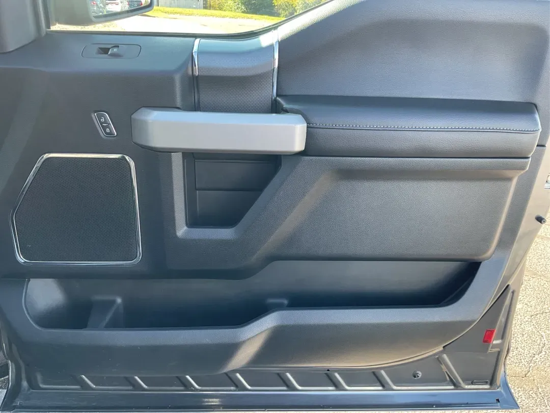 2015 Ford F-150 LARIAT (1FTEX1EPXFF) with an 2.7L V6 DOHC 24V engine, 6-Speed Automatic transmission, located at 401 Woodman Dr, Riverside, OH, 45431, (937) 908-9800, 39.760899, -84.123421 - **Discover Adventure with the 2015 Ford F-150 LARIAT at Advantage Car and Credit - Moraine!**<br /> <br /> Are you ready to elevate your lifestyle and take on new adventures? Imagine the freedom of hitting the open road, whether it's for weekend camping trips, hauling gear for your favorite hobbies, - Photo#19