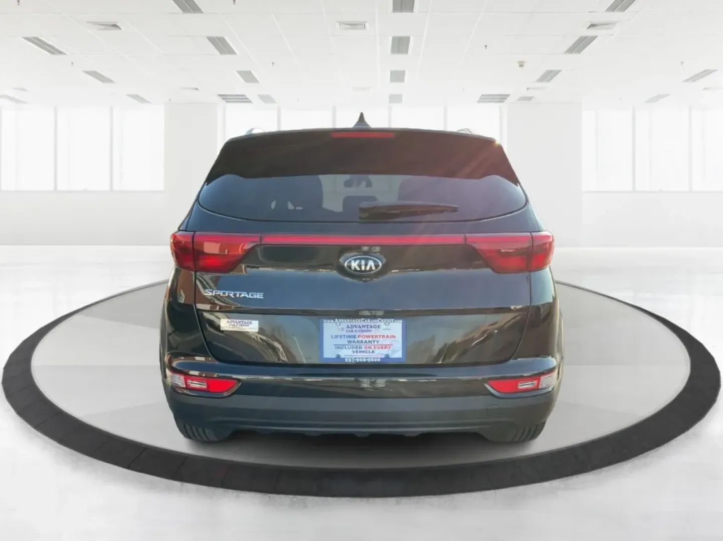 2017 Kia Sportage LX (KNDPMCACXH7) with an Theta II 2.4L I-4 gasoline direct injection engine, located at 880 E. National Road, Vandalia, OH, 45377, (937) 908-9800, 39.891918, -84.183594 - **Adventure Awaits with the 2017 Kia Sportage LX Perfect for Your Next Family Road Trip!**<br /> <br /> Looking for a reliable, stylish, and versatile vehicle that's ideal for everything from family outings to weekend getaways? Look no further than the 2017 Kia Sportage LX, available now at Advanta - Photo#3