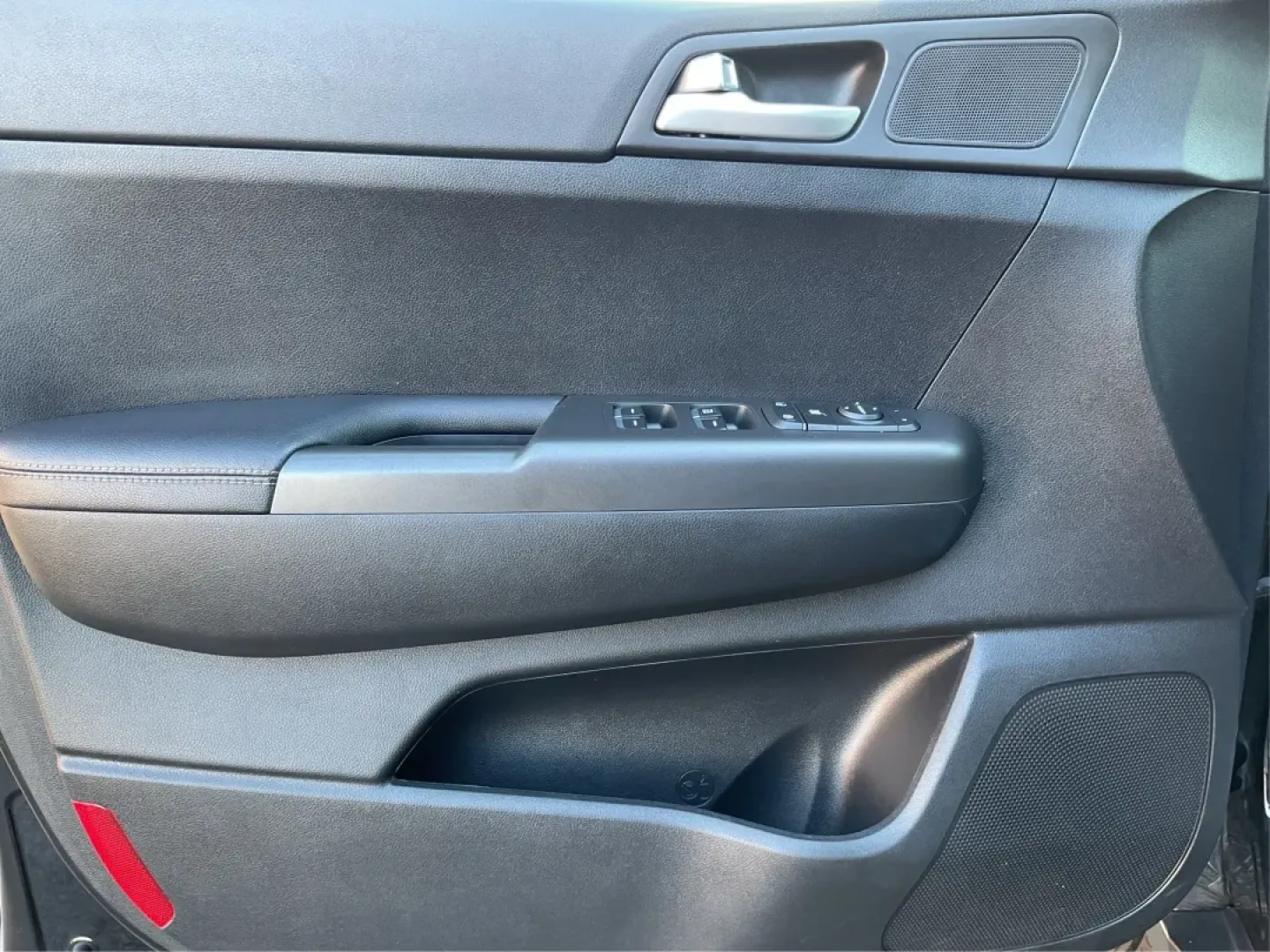 2017 Kia Sportage LX (KNDPMCACXH7) with an Theta II 2.4L I-4 gasoline direct injection engine, located at 880 E. National Road, Vandalia, OH, 45377, (937) 908-9800, 39.891918, -84.183594 - **Adventure Awaits with the 2017 Kia Sportage LX Perfect for Your Next Family Road Trip!**<br /> <br /> Looking for a reliable, stylish, and versatile vehicle that's ideal for everything from family outings to weekend getaways? Look no further than the 2017 Kia Sportage LX, available now at Advanta - Photo#18