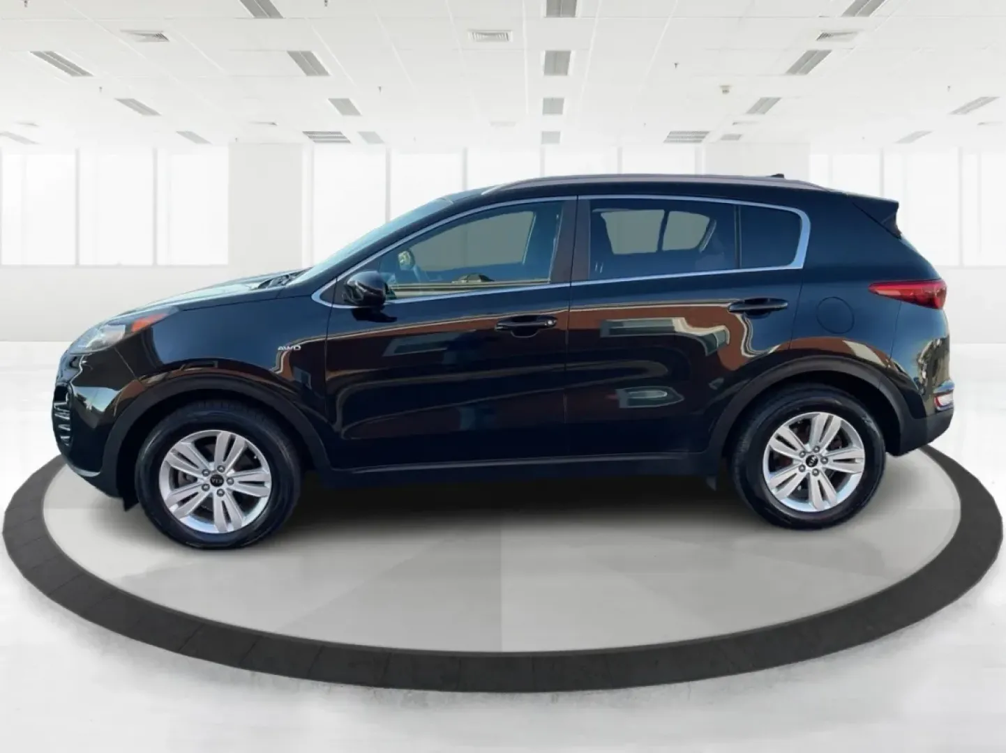 2017 Kia Sportage LX (KNDPMCACXH7) with an Theta II 2.4L I-4 gasoline direct injection engine, located at 4508 South Dixie Dr, Moraine, OH, 45439, (937) 908-9800, 39.689976, -84.218452 - **Adventure Awaits with the 2017 Kia Sportage LX Perfect for Your Next Family Road Trip!**<br /> <br /> Looking for a reliable, stylish, and versatile vehicle that's ideal for everything from family outings to weekend getaways? Look no further than the 2017 Kia Sportage LX, available now at Advanta - Photo#5