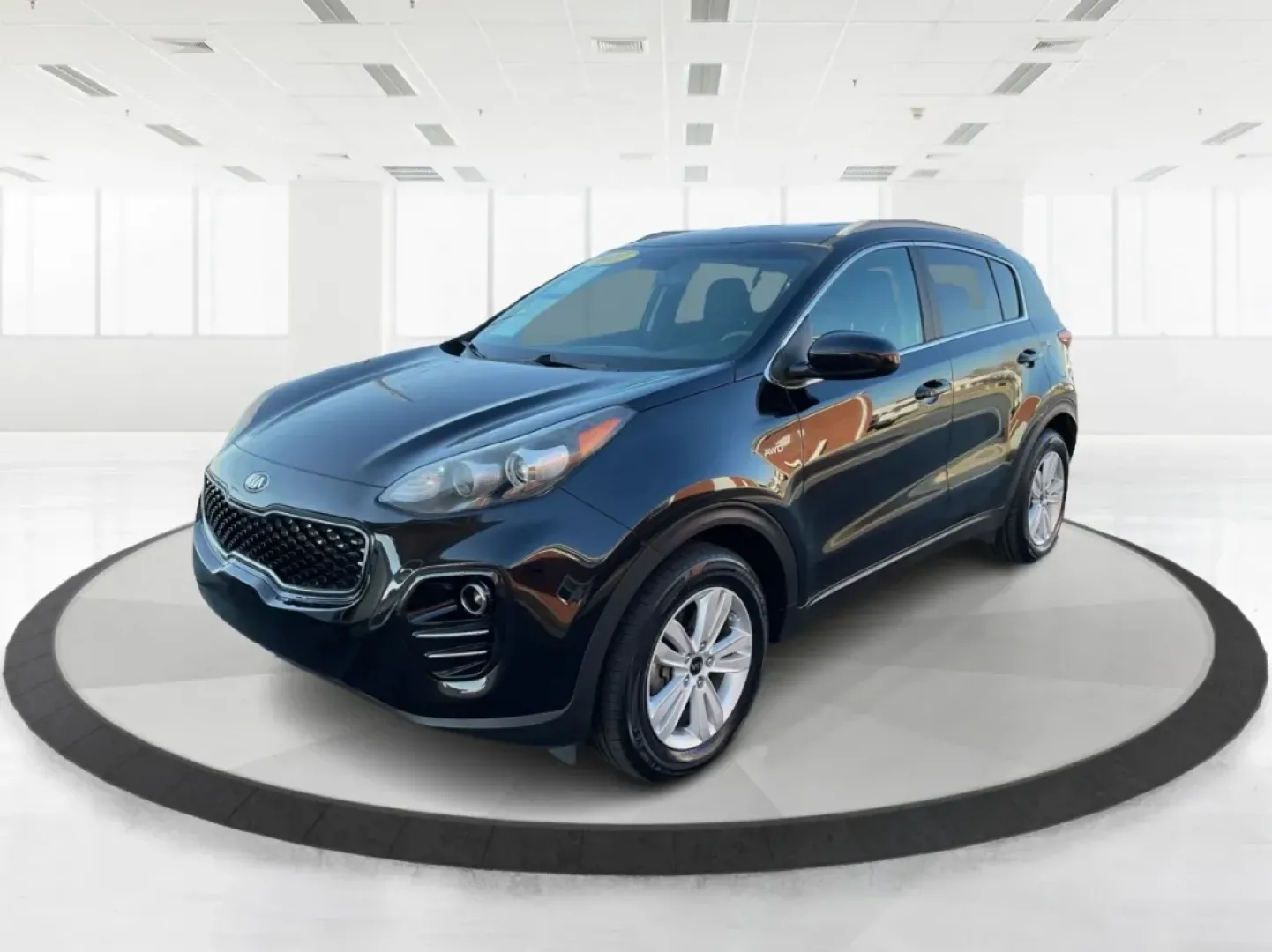 2017 Kia Sportage LX (KNDPMCACXH7) with an Theta II 2.4L I-4 gasoline direct injection engine, located at 4508 South Dixie Dr, Moraine, OH, 45439, (937) 908-9800, 39.689976, -84.218452 - **Adventure Awaits with the 2017 Kia Sportage LX Perfect for Your Next Family Road Trip!**<br /> <br /> Looking for a reliable, stylish, and versatile vehicle that's ideal for everything from family outings to weekend getaways? Look no further than the 2017 Kia Sportage LX, available now at Advanta - Photo#8