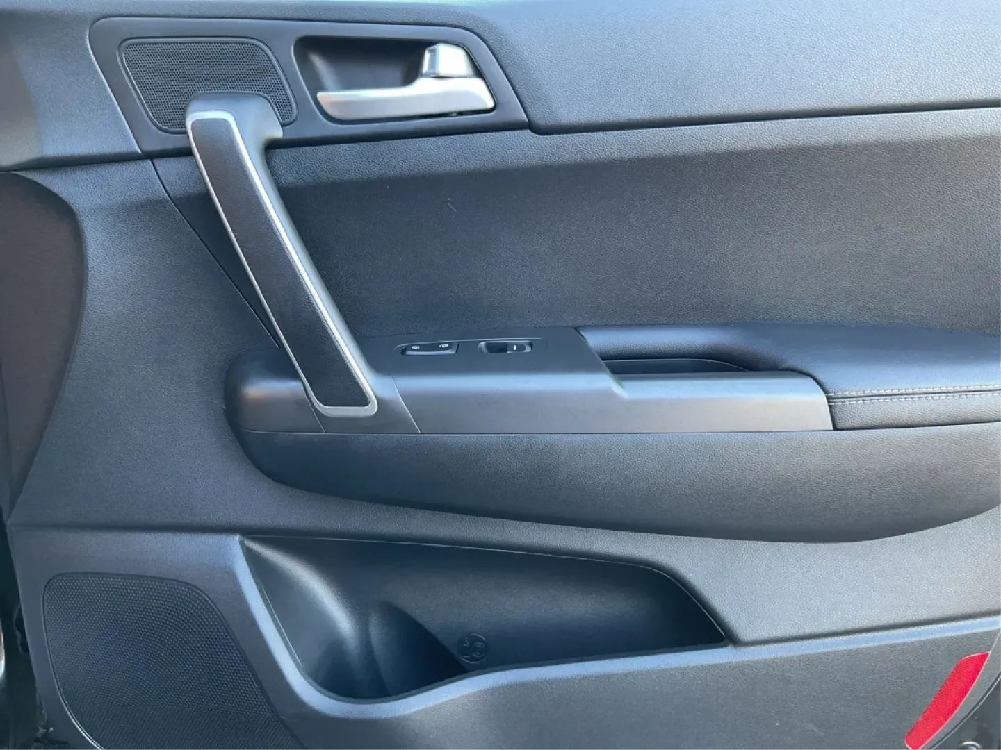 2017 Kia Sportage LX (KNDPMCACXH7) with an Theta II 2.4L I-4 gasoline direct injection engine, located at 4508 South Dixie Dr, Moraine, OH, 45439, (937) 908-9800, 39.689976, -84.218452 - **Adventure Awaits with the 2017 Kia Sportage LX Perfect for Your Next Family Road Trip!**<br /> <br /> Looking for a reliable, stylish, and versatile vehicle that's ideal for everything from family outings to weekend getaways? Look no further than the 2017 Kia Sportage LX, available now at Advanta - Photo#19