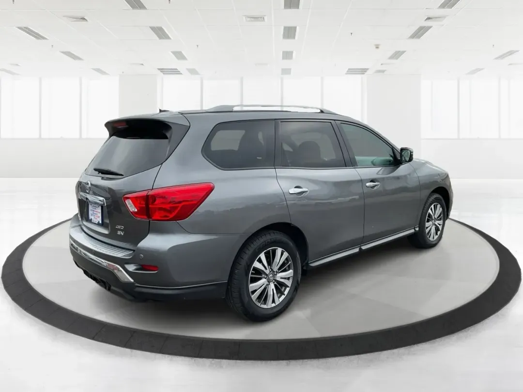 2018 Nissan Pathfinder SV (5N1DR2MM1JC) with an 3.5L V-6 gasoline direct injection engine, located at 880 E. National Road, Vandalia, OH, 45377, (937) 908-9800, 39.891918, -84.183594 - Are you ready to elevate your family adventures or weekend getaways? Look no further than the 2018 Nissan Pathfinder SV, available now at Advantage Car and Credit in Vandalia, OH. Perfectly designed for growing families, this spacious SUV is not only a reliable daily driver but also an ideal compani - Photo#2