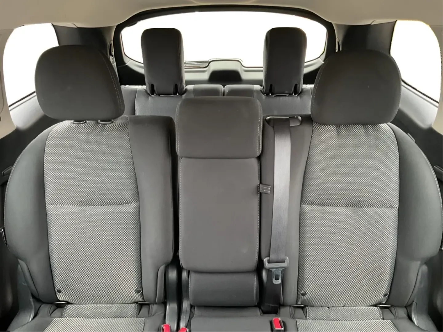 2018 Nissan Pathfinder SV (5N1DR2MM1JC) with an 3.5L V-6 gasoline direct injection engine, located at 880 E. National Road, Vandalia, OH, 45377, (937) 908-9800, 39.891918, -84.183594 - Are you ready to elevate your family adventures or weekend getaways? Look no further than the 2018 Nissan Pathfinder SV, available now at Advantage Car and Credit in Vandalia, OH. Perfectly designed for growing families, this spacious SUV is not only a reliable daily driver but also an ideal compani - Photo#14