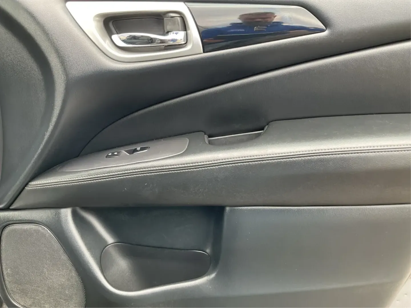 2018 Nissan Pathfinder SV (5N1DR2MM1JC) with an 3.5L V-6 gasoline direct injection engine, located at 880 E. National Road, Vandalia, OH, 45377, (937) 908-9800, 39.891918, -84.183594 - Are you ready to elevate your family adventures or weekend getaways? Look no further than the 2018 Nissan Pathfinder SV, available now at Advantage Car and Credit in Vandalia, OH. Perfectly designed for growing families, this spacious SUV is not only a reliable daily driver but also an ideal compani - Photo#19