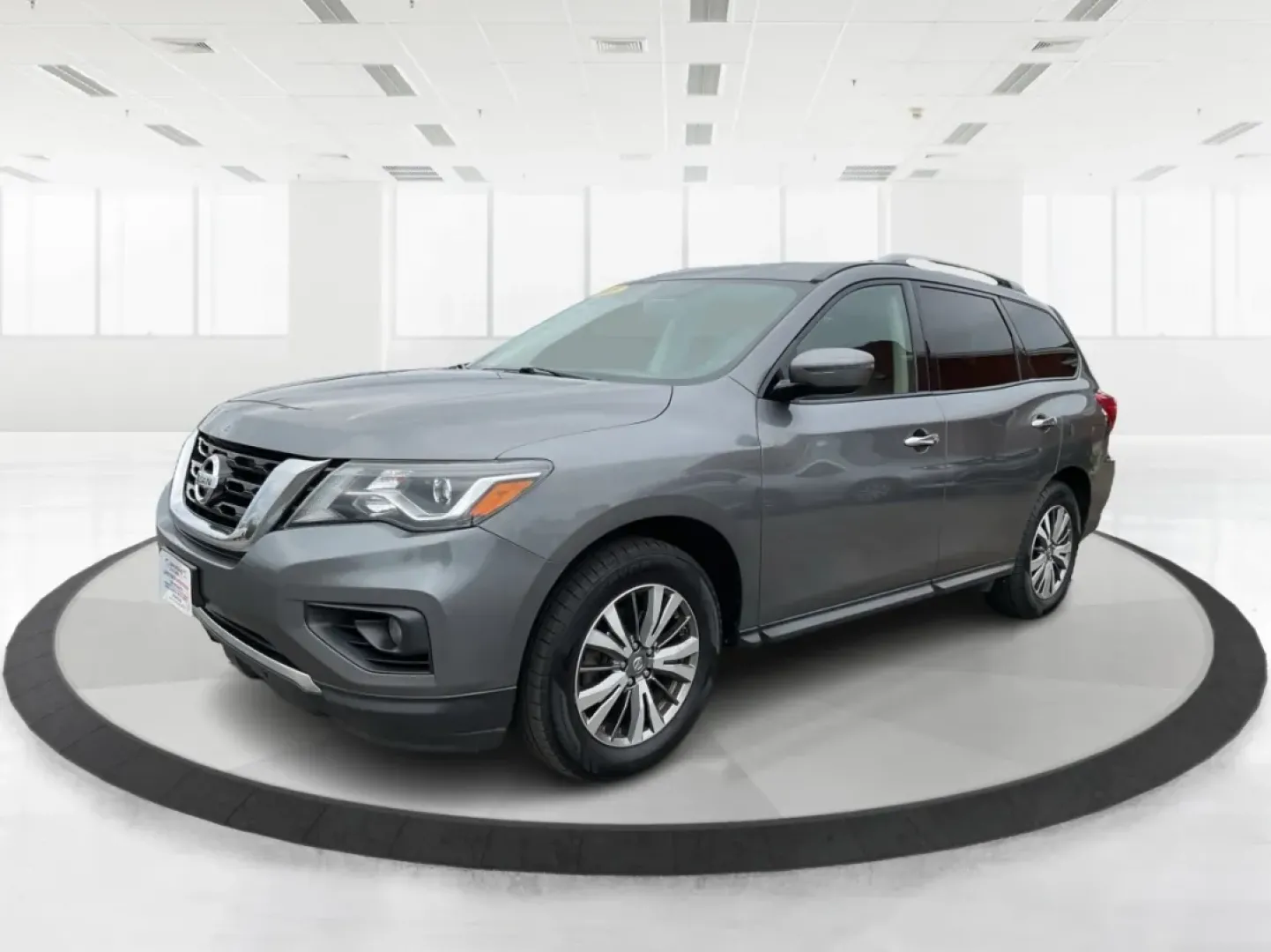 2018 Nissan Pathfinder SV (5N1DR2MM1JC) with an 3.5L V-6 gasoline direct injection engine, located at 4508 South Dixie Dr, Moraine, OH, 45439, (937) 908-9800, 39.689976, -84.218452 - Are you ready to elevate your family adventures or weekend getaways? Look no further than the 2018 Nissan Pathfinder SV, available now at Advantage Car and Credit in Vandalia, OH. Perfectly designed for growing families, this spacious SUV is not only a reliable daily driver but also an ideal compani - Photo#8