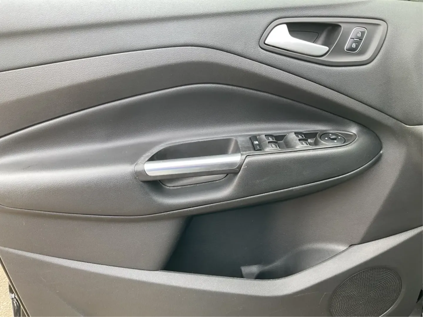 2017 Ford Escape SE (1FMCU9GD3HU) with an Other engine, located at 8750 N County Rd 25A, Piqua, OH, 45356, (937) 908-9800, 40.164391, -84.232513 - **Discover the Perfect SUV for Your Next Adventure!**<br /> <br /> Are you ready to elevate your lifestyle with a vehicle that can handle everything from daily commutes to weekend getaways? Look no further than the 2017 Ford Escape SE, now available at Advantage Car and Credit - Piqua. Located at 87 - Photo#18