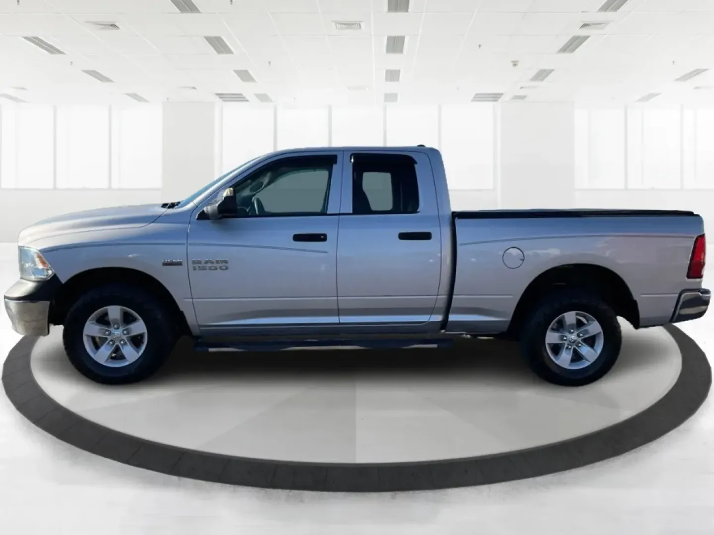 2016 Ram 1500 Tradesman (1C6RR7FT3GS) with an Other engine, located at 4508 South Dixie Dr, Moraine, OH, 45439, (937) 908-9800, 39.689976, -84.218452 - 2016 Ram 1500 Tradesman - Photo#5