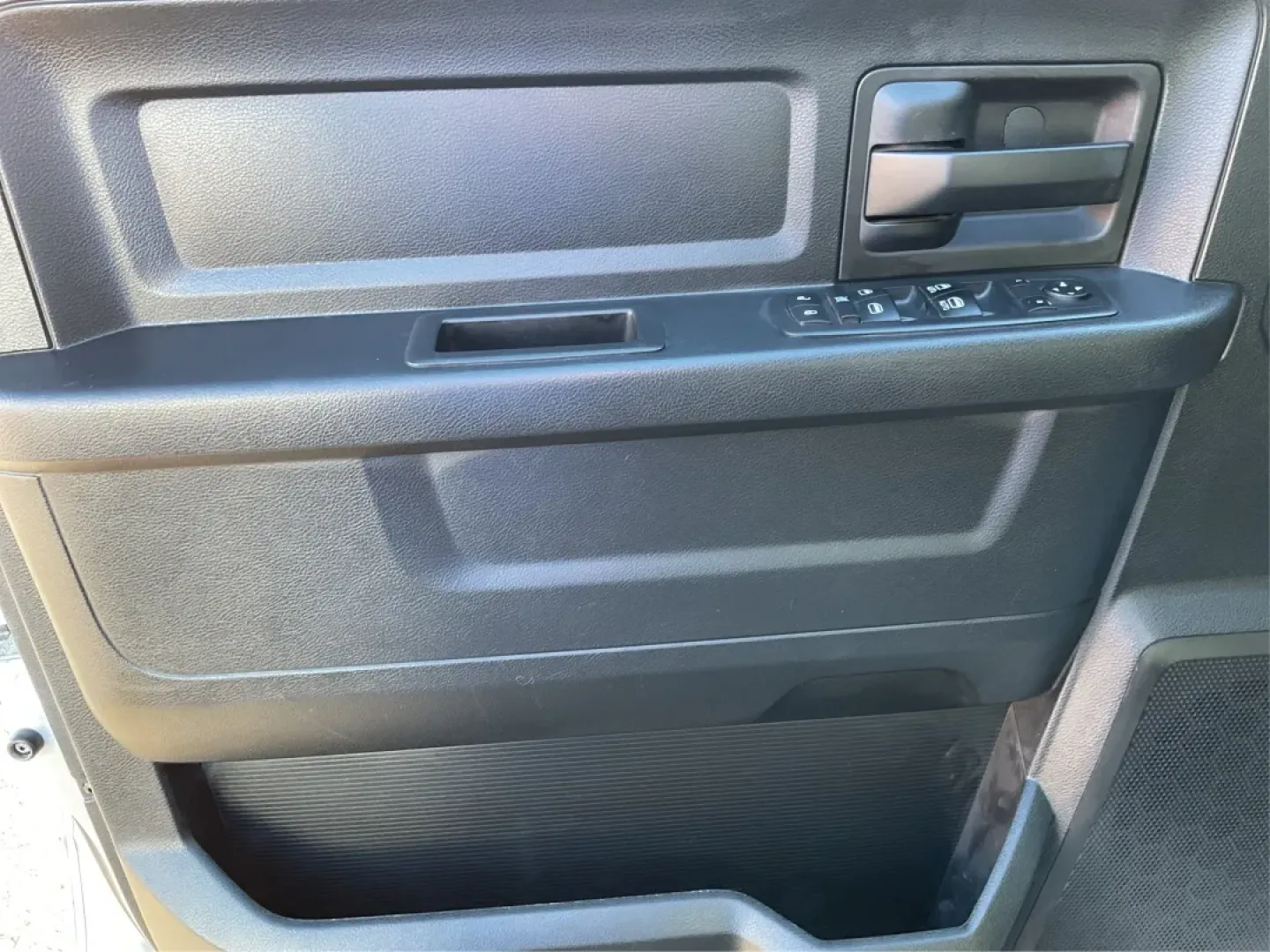 2016 Ram 1500 Tradesman (1C6RR7FT3GS) with an Other engine, located at 4508 South Dixie Dr, Moraine, OH, 45439, (937) 908-9800, 39.689976, -84.218452 - 2016 Ram 1500 Tradesman - Photo#17