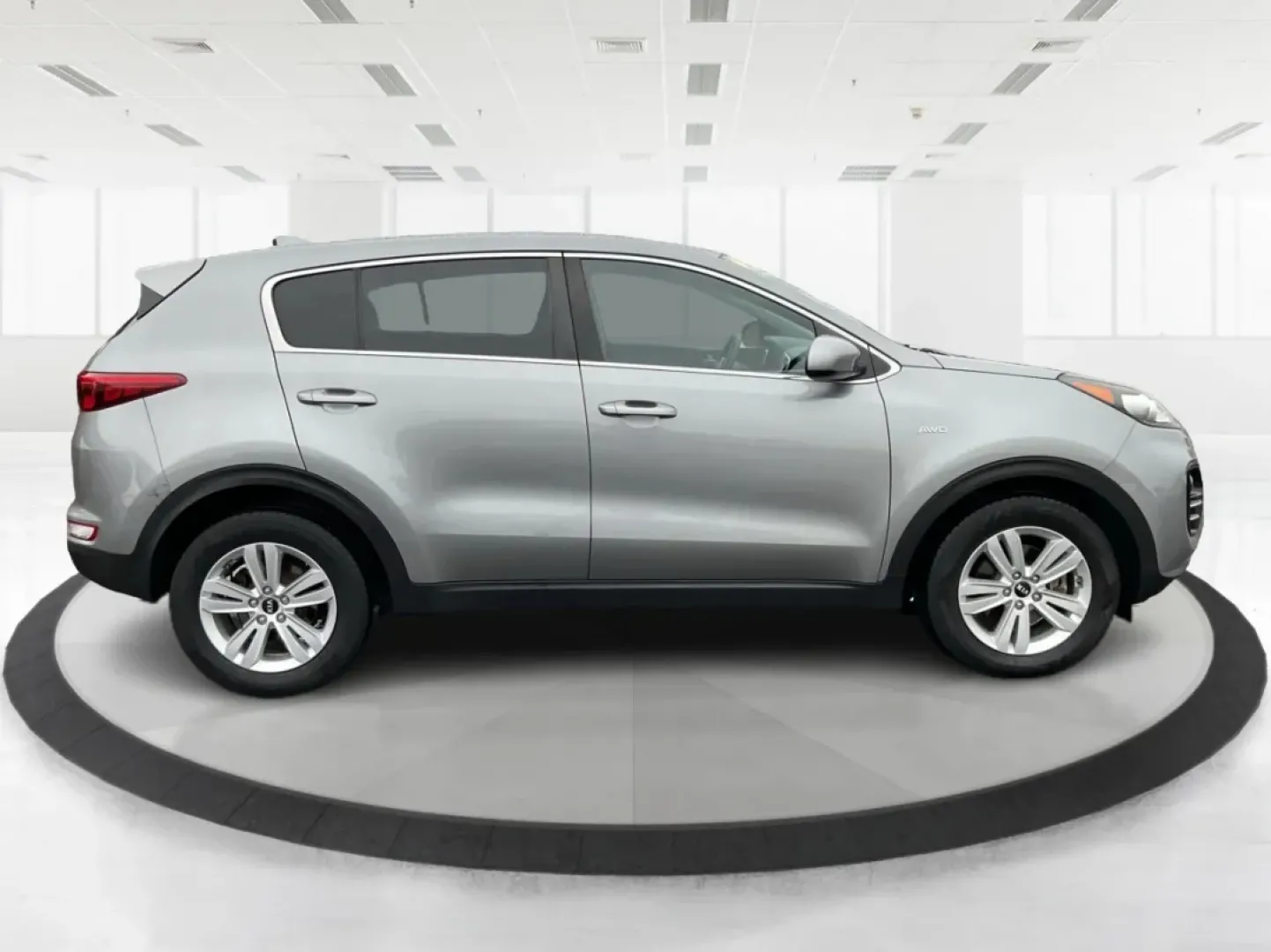 2019 Kia Sportage LX (KNDPMCAC4K7) with an Theta II 2.4L I-4 gasoline direct injection engine, located at 8750 N County Rd 25A, Piqua, OH, 45356, (937) 908-9800, 40.164391, -84.232513 - Experience the perfect blend of comfort, versatility, and performance with this 2019 Kia Sportage LX, designed for individuals and families who crave adventure. Whether you're navigating the bustling streets of Piqua, OH, or exploring nearby scenic routes, this stylish crossover SUV is built to acco - Photo#1