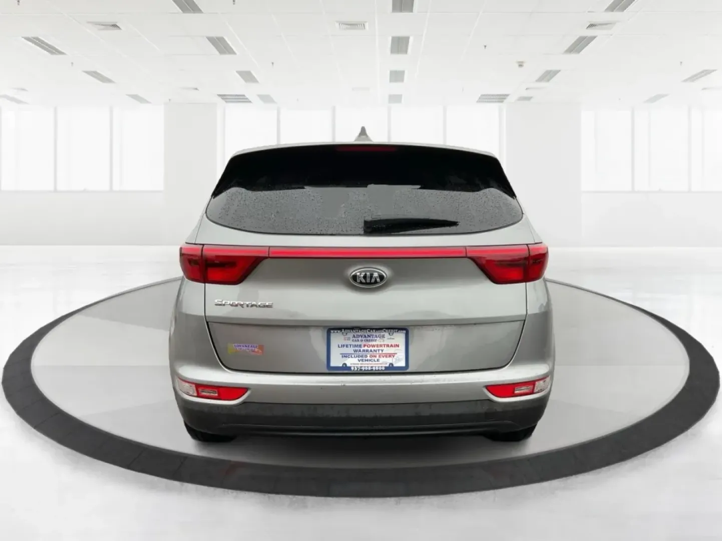 2019 Kia Sportage LX (KNDPMCAC4K7) with an Theta II 2.4L I-4 gasoline direct injection engine, located at 8750 N County Rd 25A, Piqua, OH, 45356, (937) 908-9800, 40.164391, -84.232513 - Experience the perfect blend of comfort, versatility, and performance with this 2019 Kia Sportage LX, designed for individuals and families who crave adventure. Whether you're navigating the bustling streets of Piqua, OH, or exploring nearby scenic routes, this stylish crossover SUV is built to acco - Photo#3