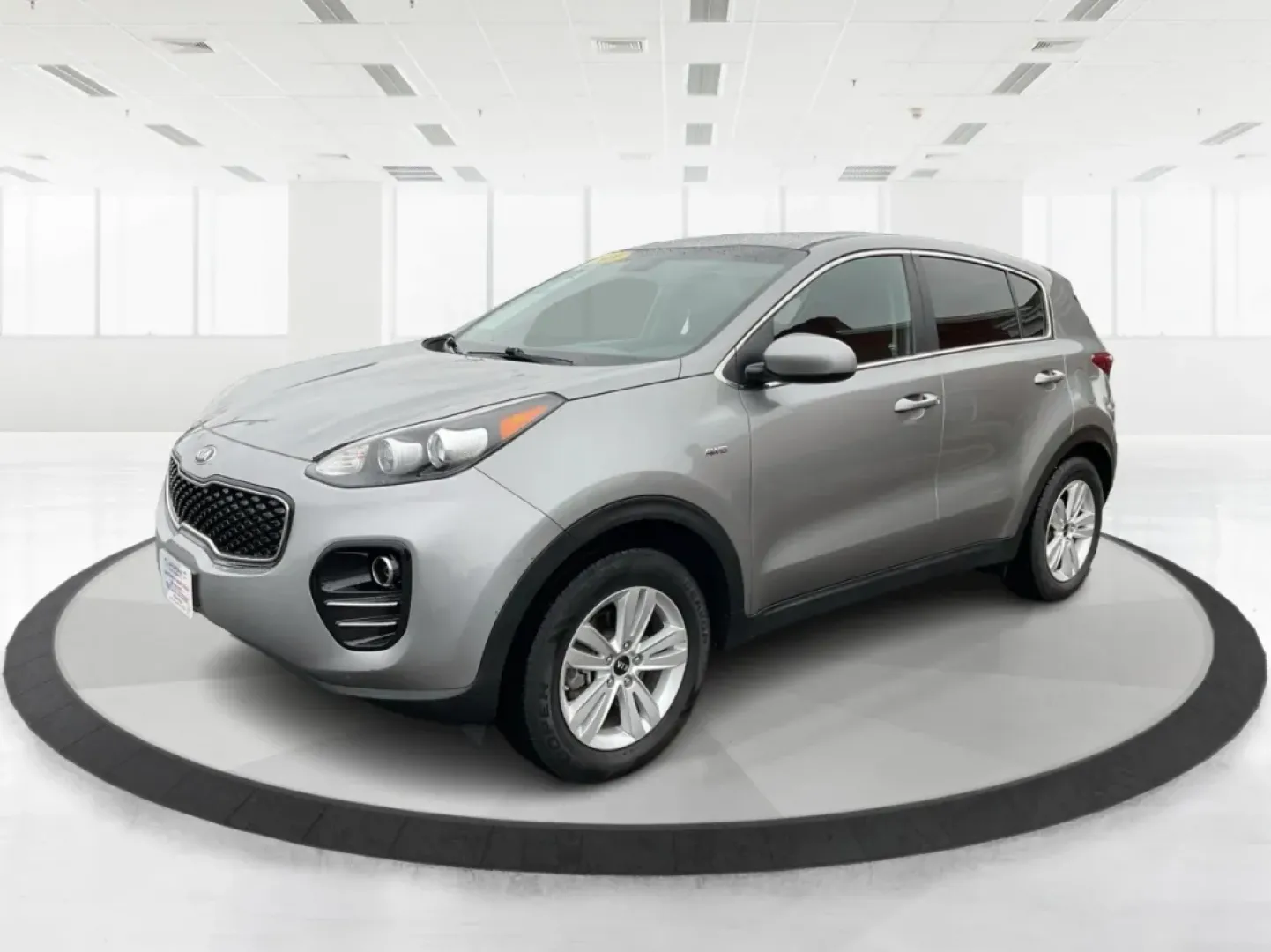 2019 Kia Sportage LX (KNDPMCAC4K7) with an Theta II 2.4L I-4 gasoline direct injection engine, located at 8750 N County Rd 25A, Piqua, OH, 45356, (937) 908-9800, 40.164391, -84.232513 - Experience the perfect blend of comfort, versatility, and performance with this 2019 Kia Sportage LX, designed for individuals and families who crave adventure. Whether you're navigating the bustling streets of Piqua, OH, or exploring nearby scenic routes, this stylish crossover SUV is built to acco - Photo#8