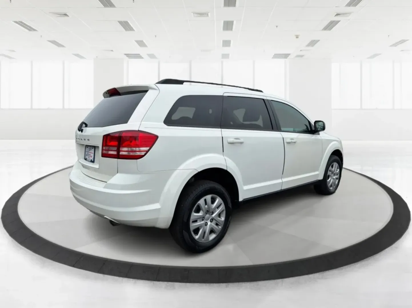 2016 Dodge Journey SE (3C4PDCAB1GT) with an Tigershark MultiAir 2.4L I-4 DOHC engine, located at 1099 N County Rd 25A , Troy, OH, 45373, (937) 908-9800, 40.057079, -84.212883 - Are you searching for the perfect vehicle to accommodate your growing family or enhance your daily commute? Look no further than this stunning 2016 Dodge Journey SE, available now at Advantage Car and Credit in Troy, OH! With its spacious interior and excellent features, this budget-friendly SUV is - Photo#2