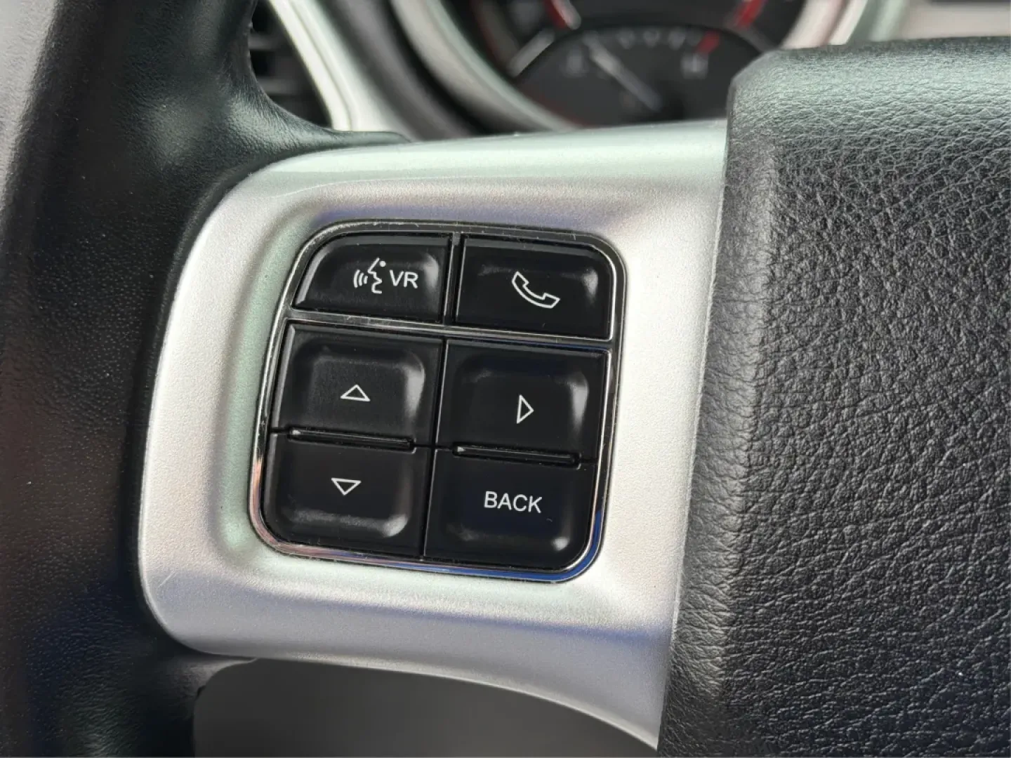 2016 Dodge Journey SE (3C4PDCAB1GT) with an Tigershark MultiAir 2.4L I-4 DOHC engine, located at 1099 N County Rd 25A , Troy, OH, 45373, (937) 908-9800, 40.057079, -84.212883 - Are you searching for the perfect vehicle to accommodate your growing family or enhance your daily commute? Look no further than this stunning 2016 Dodge Journey SE, available now at Advantage Car and Credit in Troy, OH! With its spacious interior and excellent features, this budget-friendly SUV is - Photo#16