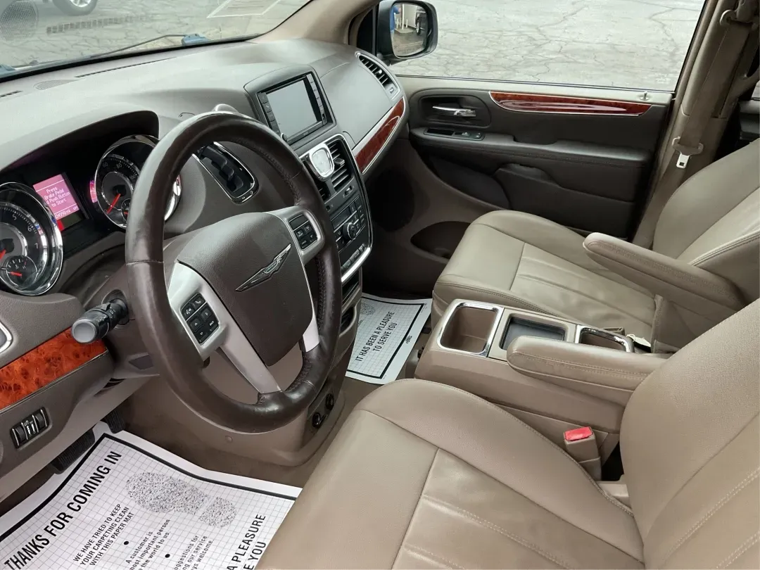 2016 Chrysler Town and Country Touring (2C4RC1BG8GR) with an Pentastar 3.6L V-6 DOHC engine, located at 880 E. National Road, Vandalia, OH, 45377, (937) 908-9800, 39.891918, -84.183594 - **Find Your Family Adventure with This 2016 Chrysler Town and Country at Advantage Car and Credit - Vandalia!**<br /> <br /> Imagine packing up your family and hitting the open road in a reliable, spacious van that caters to all your travel needs. The 2016 Chrysler Town and Country is your ticke - Photo#9