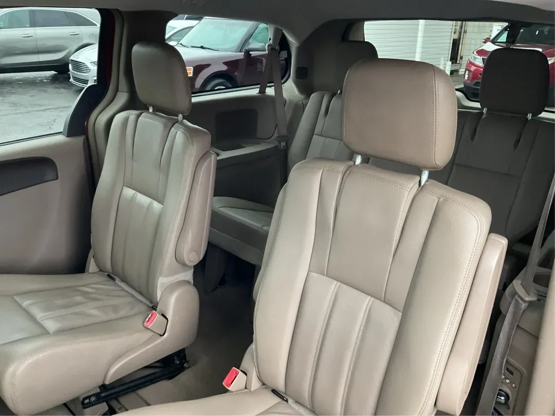 2016 Chrysler Town and Country Touring (2C4RC1BG8GR) with an Pentastar 3.6L V-6 DOHC engine, located at 880 E. National Road, Vandalia, OH, 45377, (937) 908-9800, 39.891918, -84.183594 - **Find Your Family Adventure with This 2016 Chrysler Town and Country at Advantage Car and Credit - Vandalia!**<br /> <br /> Imagine packing up your family and hitting the open road in a reliable, spacious van that caters to all your travel needs. The 2016 Chrysler Town and Country is your ticke - Photo#10