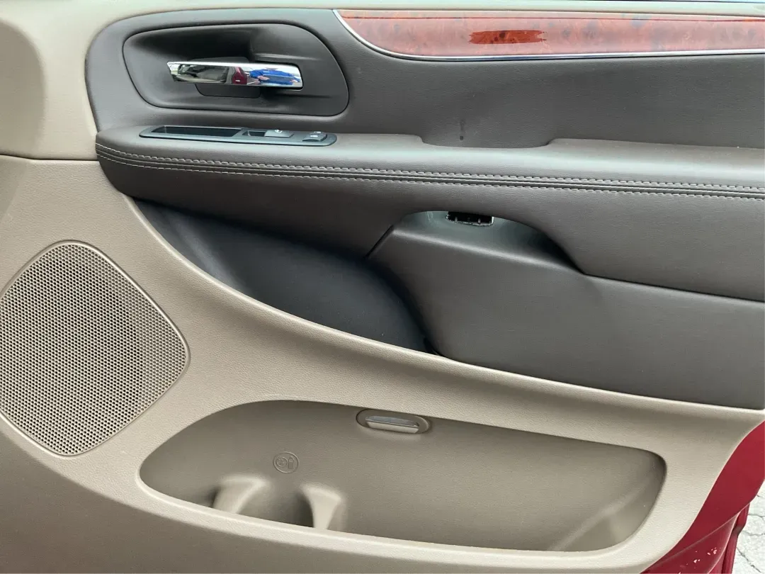 2016 Chrysler Town and Country Touring (2C4RC1BG8GR) with an Pentastar 3.6L V-6 DOHC engine, located at 880 E. National Road, Vandalia, OH, 45377, (937) 908-9800, 39.891918, -84.183594 - **Find Your Family Adventure with This 2016 Chrysler Town and Country at Advantage Car and Credit - Vandalia!**<br /> <br /> Imagine packing up your family and hitting the open road in a reliable, spacious van that caters to all your travel needs. The 2016 Chrysler Town and Country is your ticke - Photo#20