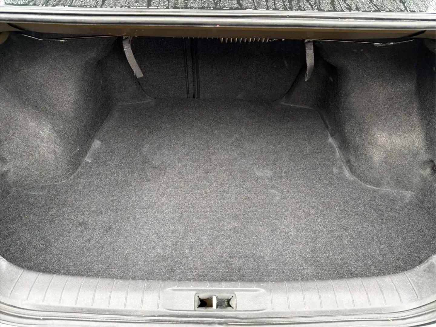 2013 Nissan Altima 3.5 SL (1N4BL3AP9DC) with an VQ 3.5L V-6 DOHC engine, located at 401 Woodman Dr, Riverside, OH, 45431, (937) 908-9800, 39.760899, -84.123421 - **Discover the 2013 Nissan Altima 3.5 SL - Your Perfect Family Sedan Awaits!**<br /> <br /> Are you in search of a reliable and stylish sedan that fits seamlessly into your daily life? The 2013 Nissan Altima 3.5 SL is here to cater to your needs, whether you're navigating the school run, commuting t - Photo#12