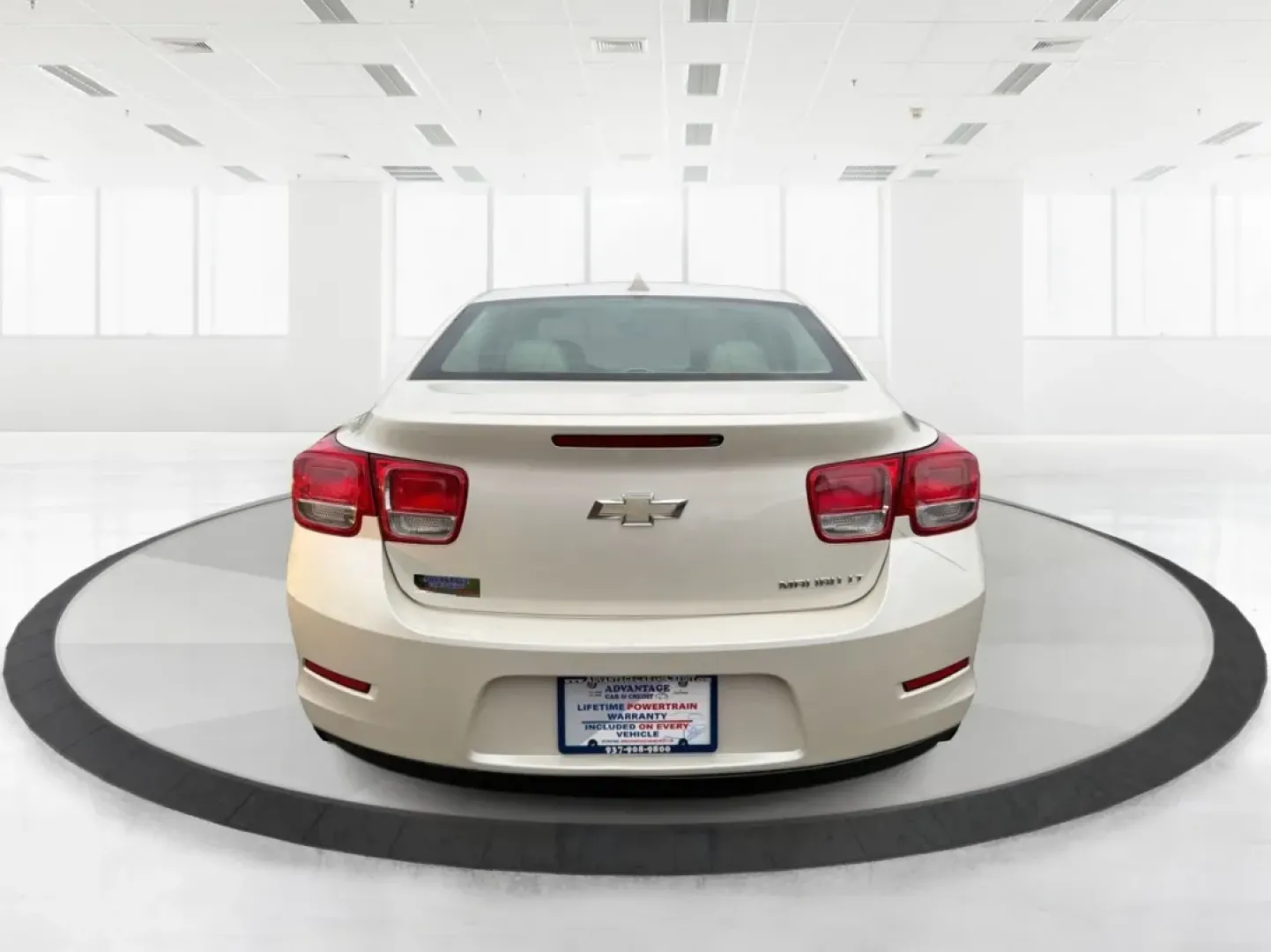 2014 Chevrolet Malibu 2LT (1G11E5SL4EF) with an ECOTEC 2.5L I-4 gasoline direct injection engine, located at 4508 South Dixie Dr, Moraine, OH, 45439, (937) 908-9800, 39.689976, -84.218452 - 2014 Chevrolet Malibu 2LT - Photo#3