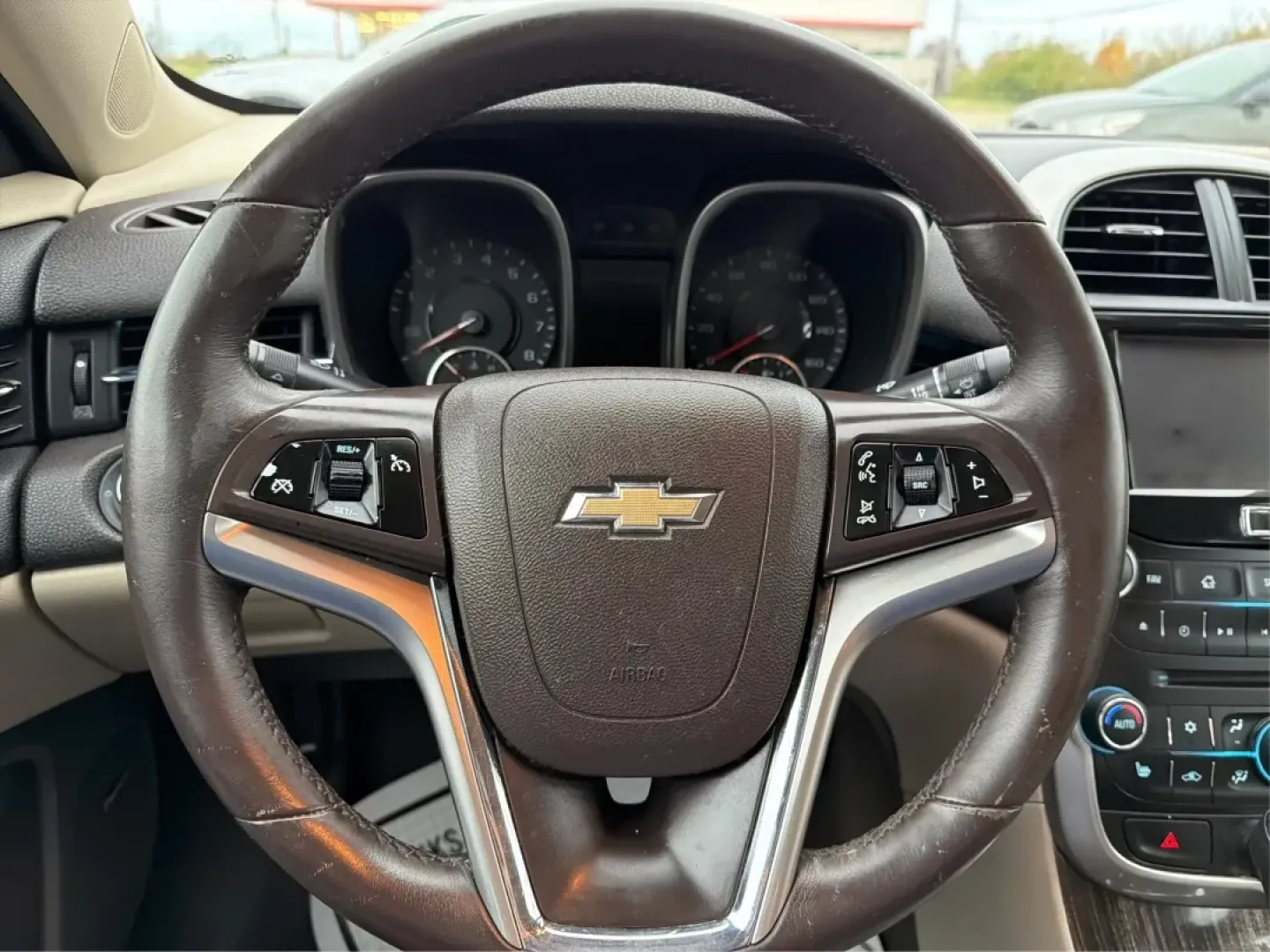 2014 Chevrolet Malibu 2LT (1G11E5SL4EF) with an ECOTEC 2.5L I-4 gasoline direct injection engine, located at 4508 South Dixie Dr, Moraine, OH, 45439, (937) 908-9800, 39.689976, -84.218452 - 2014 Chevrolet Malibu 2LT - Photo#16