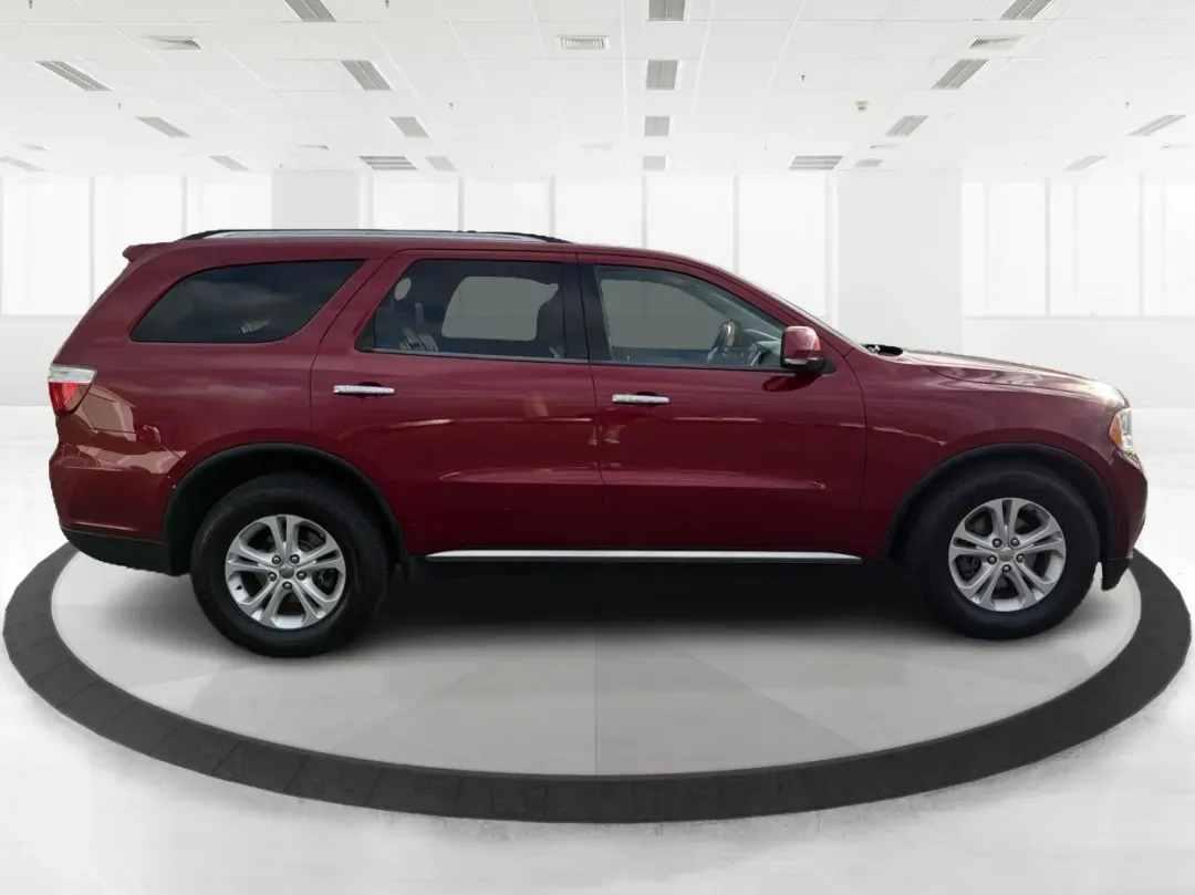 2013 Dodge Durango Crew (1C4RDJDG4DC) with an Other engine, located at 1230 East Main St, Xenia, OH, 45385, (937) 908-9800, 39.688026, -83.910172 - Are you ready to elevate your family adventures or tackle your daily commute with unparalleled ease? Look no further than this stunning 2013 Dodge Durango Crew, now available at Advantage Car and Credit in New Carlisle, OH. Perfect for growing families and those who love weekend getaways, this SUV n - Photo#1