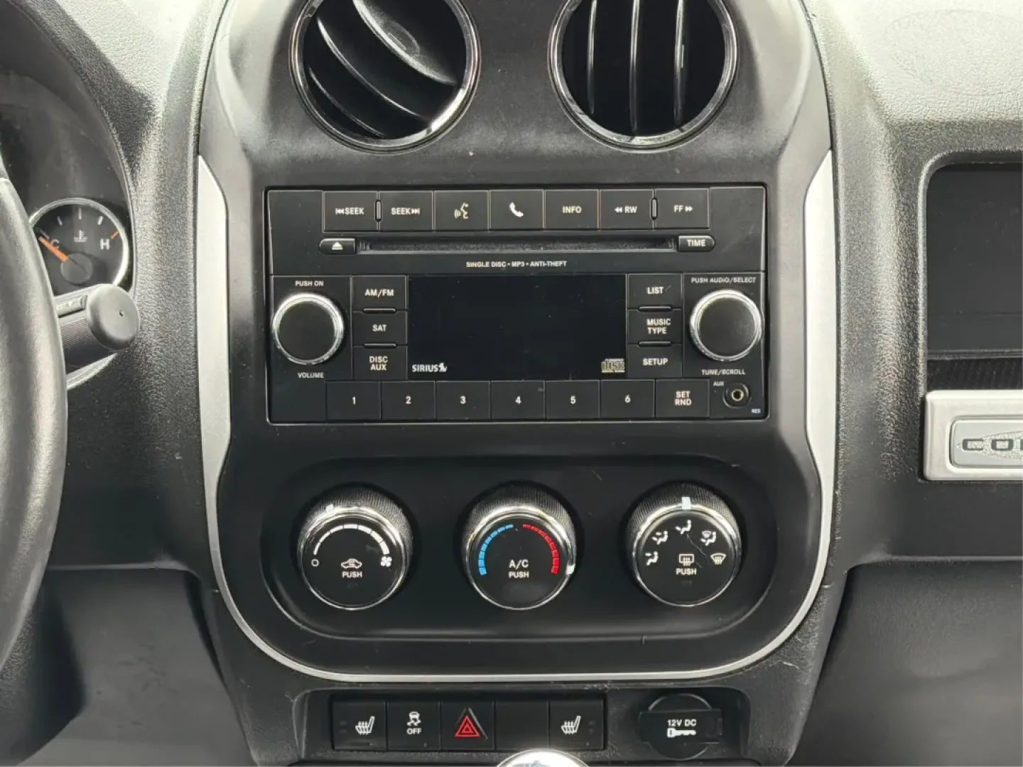 2014 Jeep Compass Latitude (1C4NJDEB3ED) with an 2.4L I-4 DOHC engine, located at 1951 S Dayton Lakeview Rd., New Carlisle, OH, 45344, (937) 908-9800, 39.890999, -84.050255 - ### Explore the Open Road with Confidence in the 2014 Jeep Compass Latitude!<br /> <br /> Are you ready to embrace the freedom of adventure? The 2014 Jeep Compass Latitude is the perfect vehicle for those who crave a blend of rugged capability and family-friendly comfort. Whether you're planning a w - Photo#13