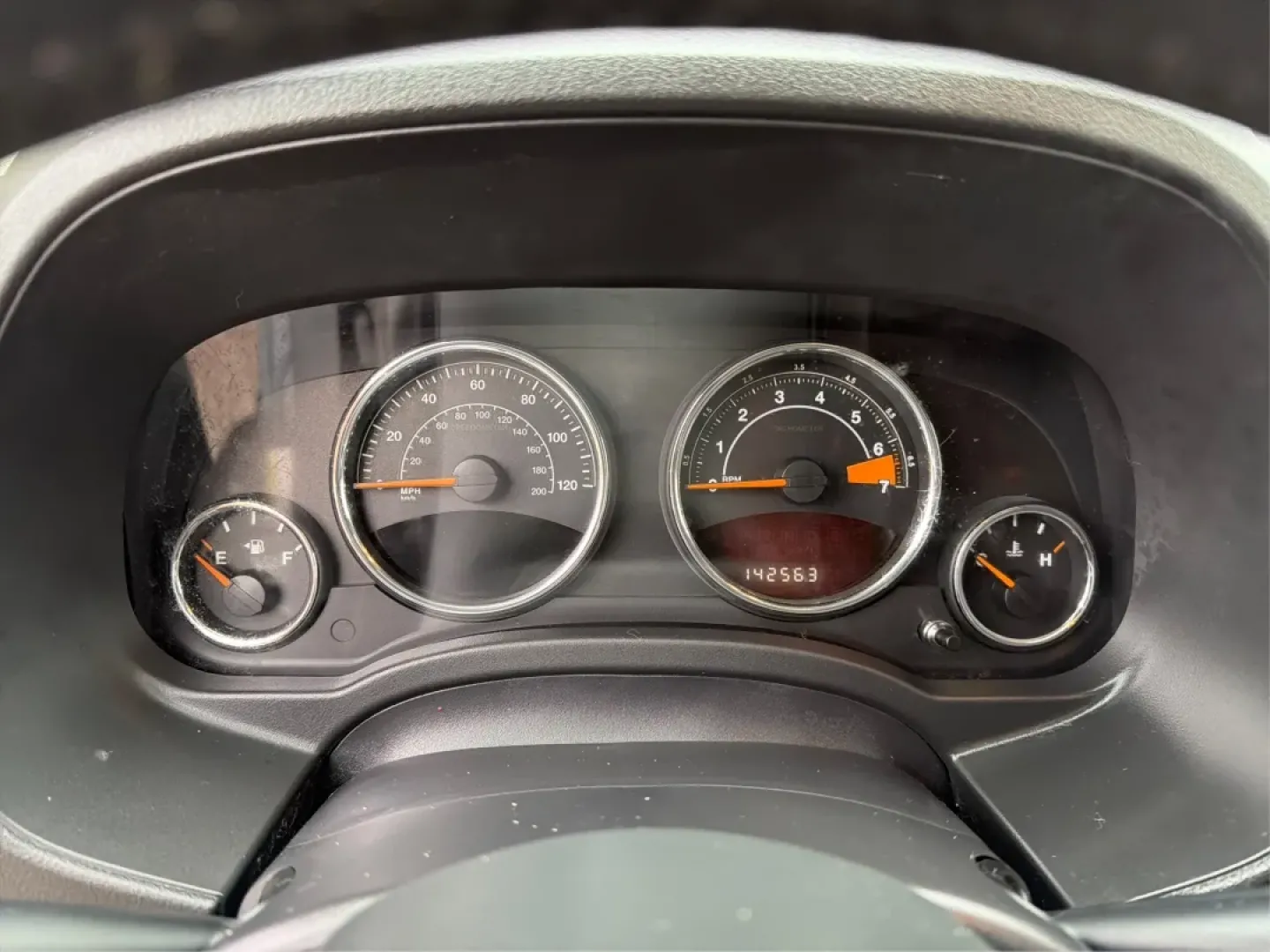 2014 Jeep Compass Latitude (1C4NJDEB3ED) with an 2.4L I-4 DOHC engine, located at 1951 S Dayton Lakeview Rd., New Carlisle, OH, 45344, (937) 908-9800, 39.890999, -84.050255 - ### Explore the Open Road with Confidence in the 2014 Jeep Compass Latitude!<br /> <br /> Are you ready to embrace the freedom of adventure? The 2014 Jeep Compass Latitude is the perfect vehicle for those who crave a blend of rugged capability and family-friendly comfort. Whether you're planning a w - Photo#15