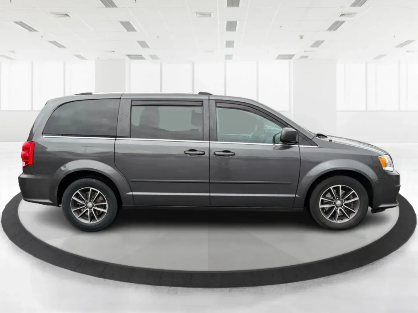 2017 Dodge Grand Caravan SXT (2C4RDGCG4HR) with an Pentastar 3.6L V-6 DOHC engine, located at 8750 N County Rd 25A, Piqua, OH, 45356, (937) 908-9800, 40.164391, -84.232513 - **Drive Your Family Adventures with the 2017 Dodge Grand Caravan from Advantage Car and Credit - Piqua!**<br /> <br /> Are you ready to elevate your family outings, school runs, or weekend getaways? The 2017 Dodge Grand Caravan SXT is the perfect companion for your lifestyle. With ample space for pa - Photo#1