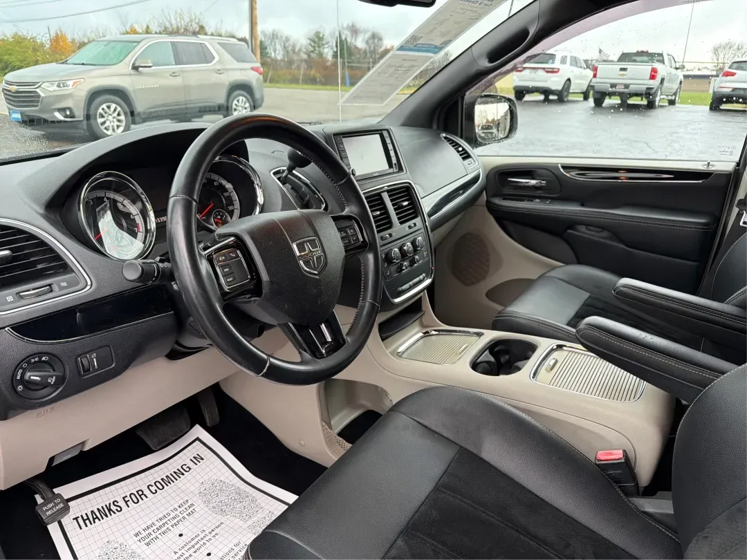 2017 Dodge Grand Caravan SXT (2C4RDGCG4HR) with an Pentastar 3.6L V-6 DOHC engine, located at 8750 N County Rd 25A, Piqua, OH, 45356, (937) 908-9800, 40.164391, -84.232513 - **Drive Your Family Adventures with the 2017 Dodge Grand Caravan from Advantage Car and Credit - Piqua!**<br /> <br /> Are you ready to elevate your family outings, school runs, or weekend getaways? The 2017 Dodge Grand Caravan SXT is the perfect companion for your lifestyle. With ample space for pa - Photo#9
