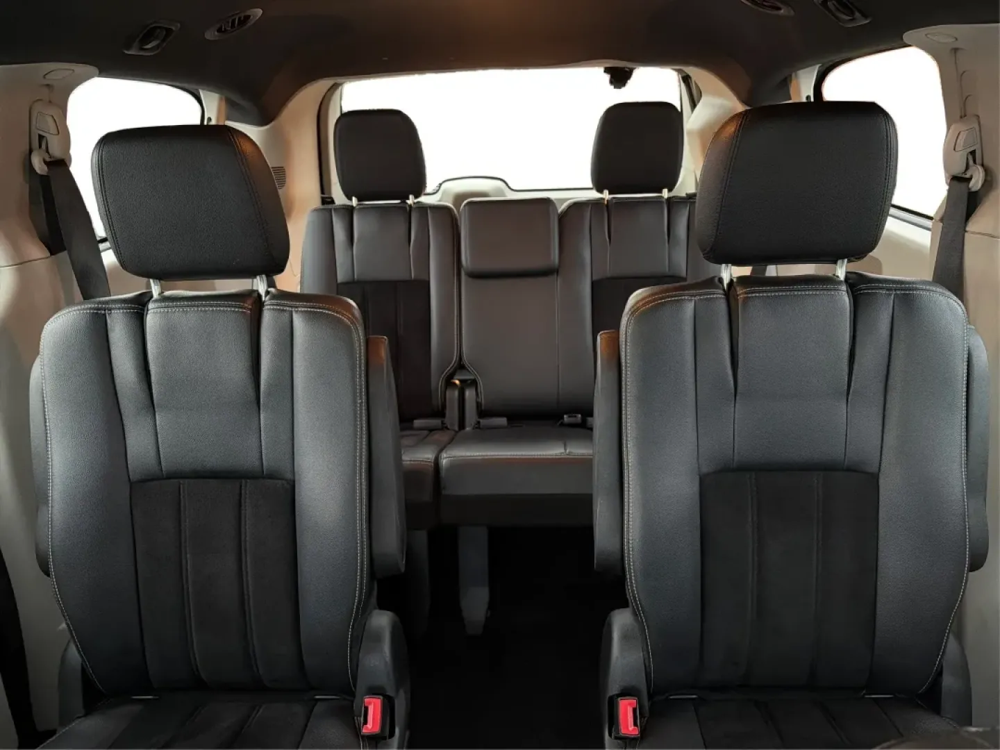 2017 Dodge Grand Caravan SXT (2C4RDGCG4HR) with an Pentastar 3.6L V-6 DOHC engine, located at 8750 N County Rd 25A, Piqua, OH, 45356, (937) 908-9800, 40.164391, -84.232513 - **Drive Your Family Adventures with the 2017 Dodge Grand Caravan from Advantage Car and Credit - Piqua!**<br /> <br /> Are you ready to elevate your family outings, school runs, or weekend getaways? The 2017 Dodge Grand Caravan SXT is the perfect companion for your lifestyle. With ample space for pa - Photo#14