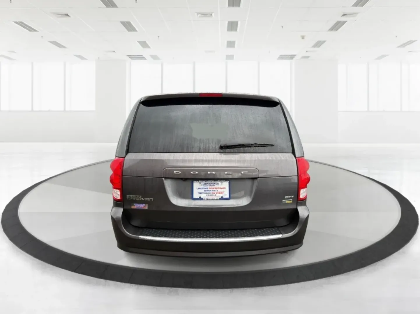 2017 Dodge Grand Caravan SXT (2C4RDGCG4HR) with an Pentastar 3.6L V-6 DOHC engine, located at 1951 S Dayton Lakeview Rd., New Carlisle, OH, 45344, (937) 908-9800, 39.890999, -84.050255 - **Drive Your Family Adventures with the 2017 Dodge Grand Caravan from Advantage Car and Credit - Piqua!**<br /> <br /> Are you ready to elevate your family outings, school runs, or weekend getaways? The 2017 Dodge Grand Caravan SXT is the perfect companion for your lifestyle. With ample space for pa - Photo#3