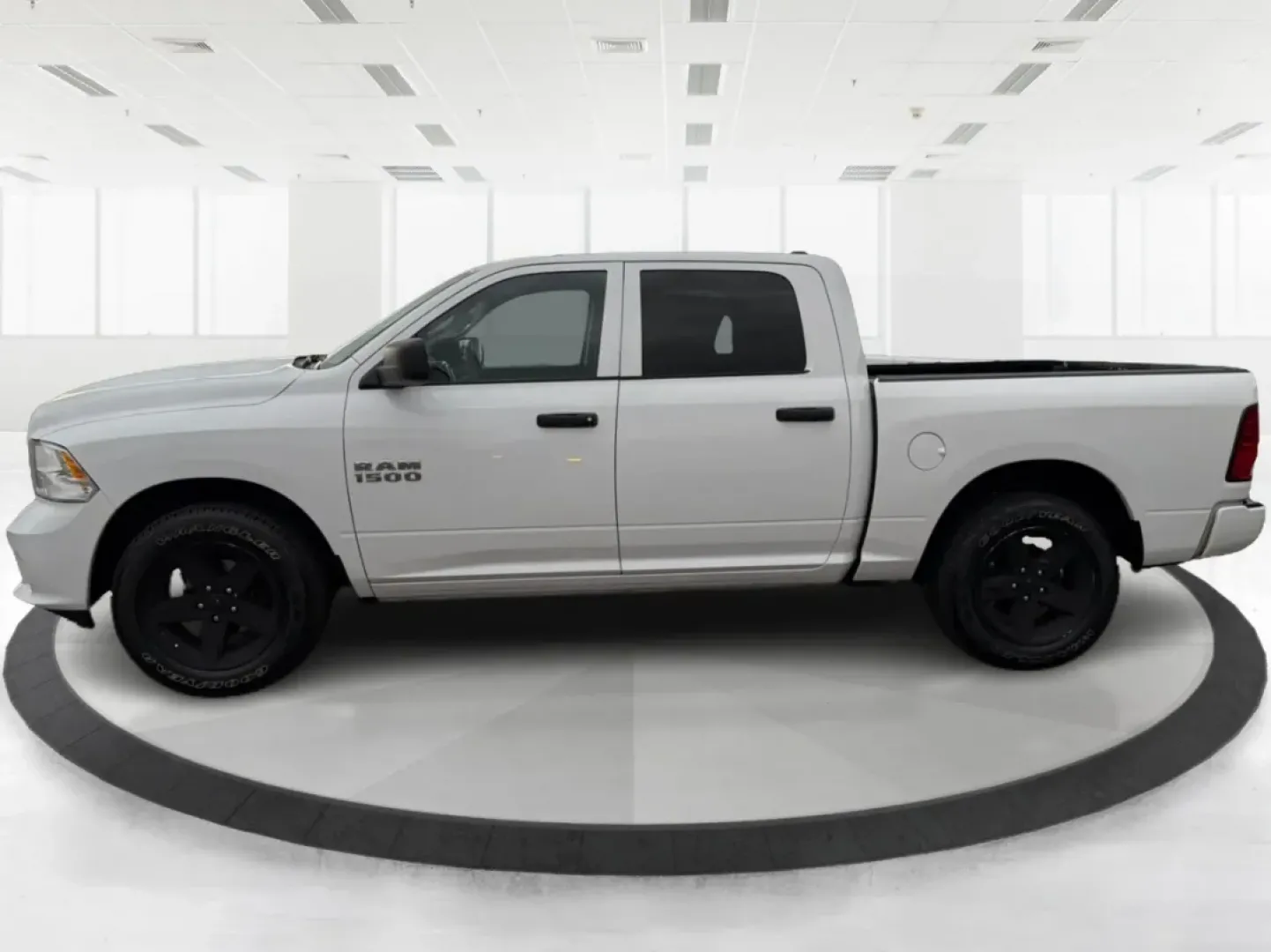 2018 Ram 1500 Express Crew Cab 4x4 5'7 Box (1C6RR7KG7JS) with an Other engine, located at 1230 East Main St, Xenia, OH, 45385, (937) 908-9800, 39.688026, -83.910172 - **Unleash Your Adventurous Side with the 2018 Ram 1500 Express Crew Cab 4x4!** <br /> <br /> If you're a weekend warrior or need a reliable truck for your daily commute, the 2018 Ram 1500 Express Crew Cab is ready to take on any challenge you throw its way. Perfect for outdoor enthusiasts and growin - Photo#5