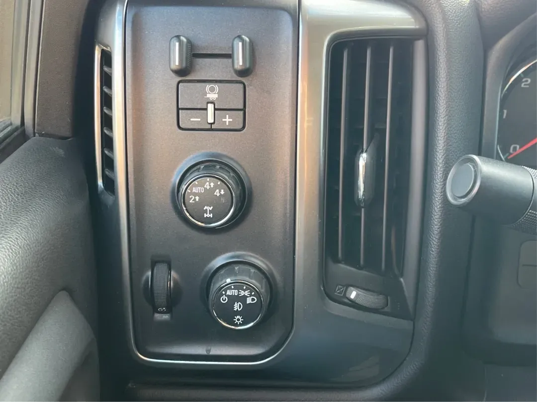 2016 Chevrolet Silverado 1500 1LT (1GCVKREC4GZ) with an EcoTec3 4.3L V-6 gasoline direct injection engine, 6A transmission, located at 1099 N County Rd 25A , Troy, OH, 45373, (937) 908-9800, 40.057079, -84.212883 - Are you ready to elevate your adventures and tackle any terrain? The 2016 Chevrolet Silverado 1500 is the perfect companion for those who crave both utility and comfort. Whether you're a growing family needing to haul kids and gear, or an outdoor enthusiast looking to conquer weekend getaways, this - Photo#16