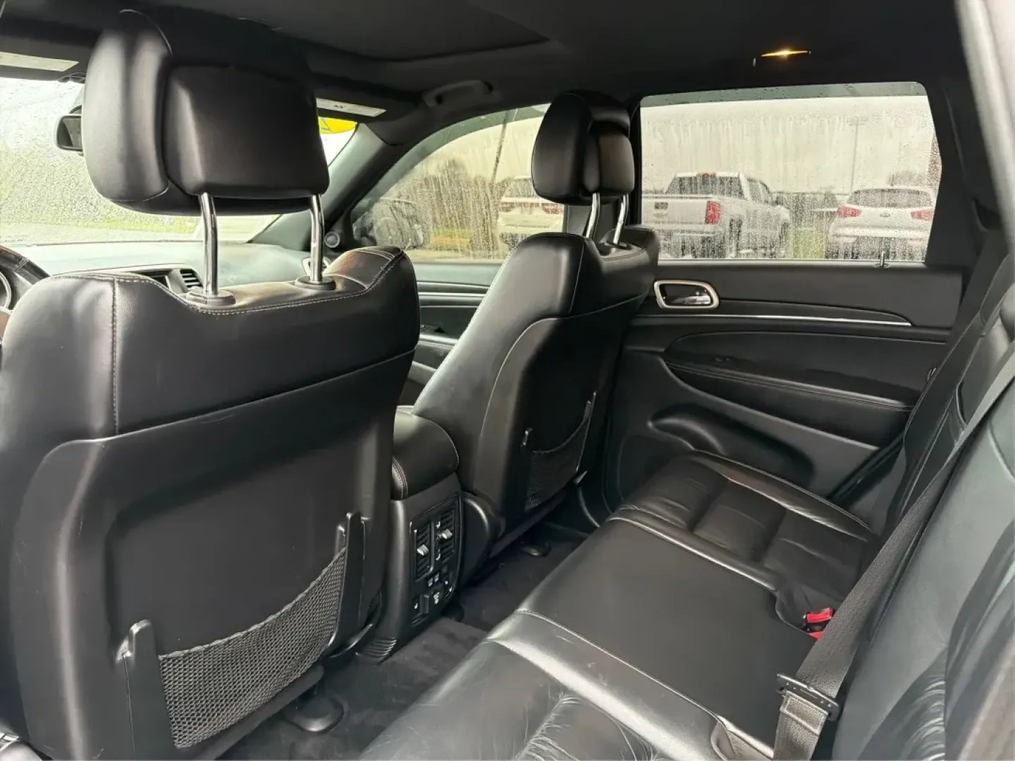 2014 Jeep Grand Cherokee Limited (1C4RJFBG9EC) with an Other engine, located at 880 E. National Road, Vandalia, OH, 45377, (937) 908-9800, 39.891918, -84.183594 - **Adventure Awaits: Drive Home a 2014 Jeep Grand Cherokee Limited Today!**<br /> <br /> Are you ready to elevate your driving experience? Picture yourself and your loved ones embarking on weekend getaways or daily commutes in the rugged yet refined 2014 Jeep Grand Cherokee Limited. This SUV isn't ju - Photo#10