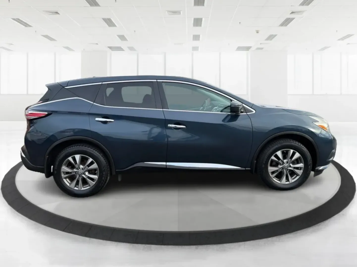 2016 Nissan Murano S (5N1AZ2MH1GN) with an 3.5L V-6 DOHC engine, located at 880 E. National Road, Vandalia, OH, 45377, (937) 908-9800, 39.891918, -84.183594 - 2016 Nissan Murano S - Photo#1