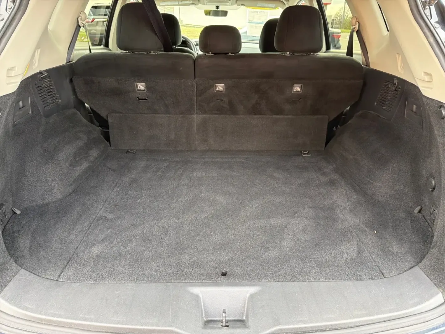 2016 Nissan Murano S (5N1AZ2MH1GN) with an 3.5L V-6 DOHC engine, located at 880 E. National Road, Vandalia, OH, 45377, (937) 908-9800, 39.891918, -84.183594 - 2016 Nissan Murano S - Photo#12